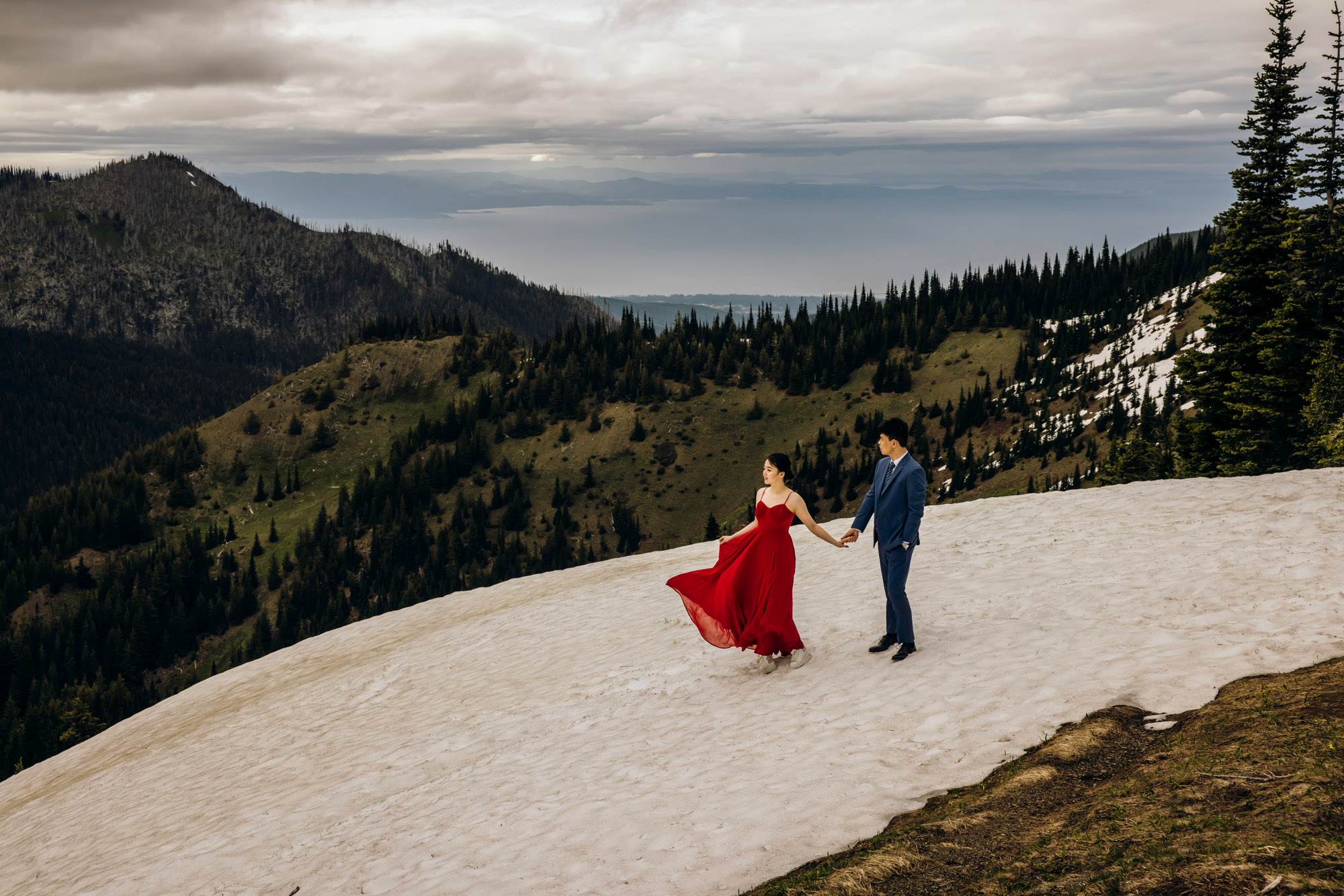 Pacific Northwest mountain engagement session by Seattle adventure elopement photographer James Thomas Long Photography