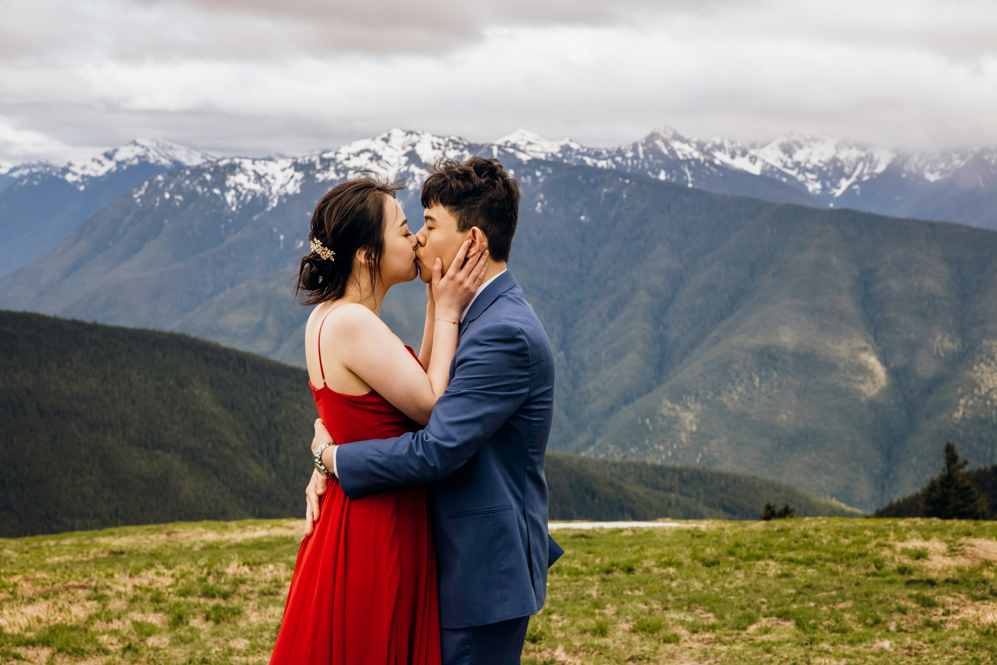 Pacific Northwest mountain engagement session by Seattle adventure elopement photographer James Thomas Long Photography