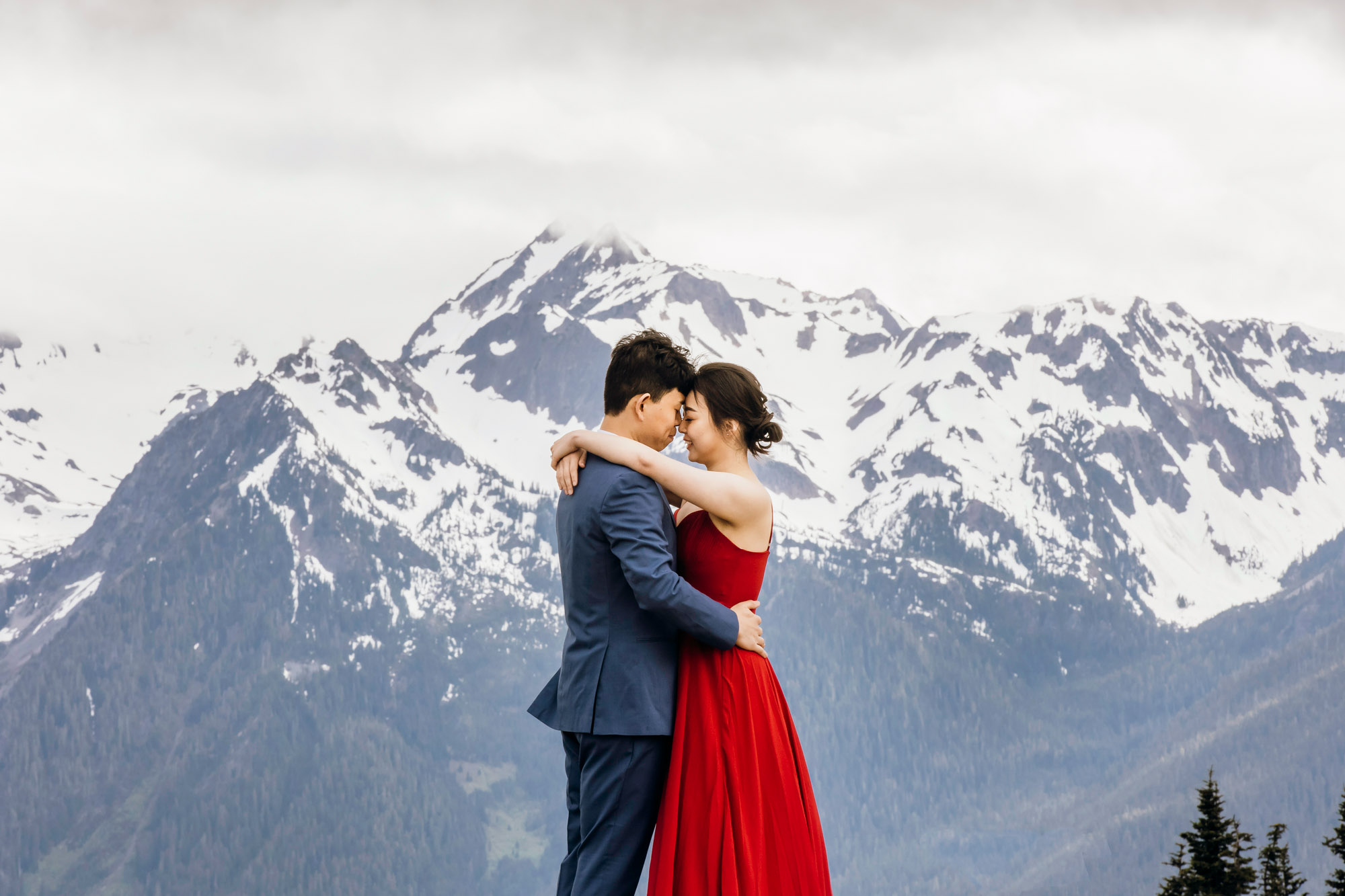 Pacific Northwest mountain engagement session by Seattle adventure elopement photographer James Thomas Long Photography