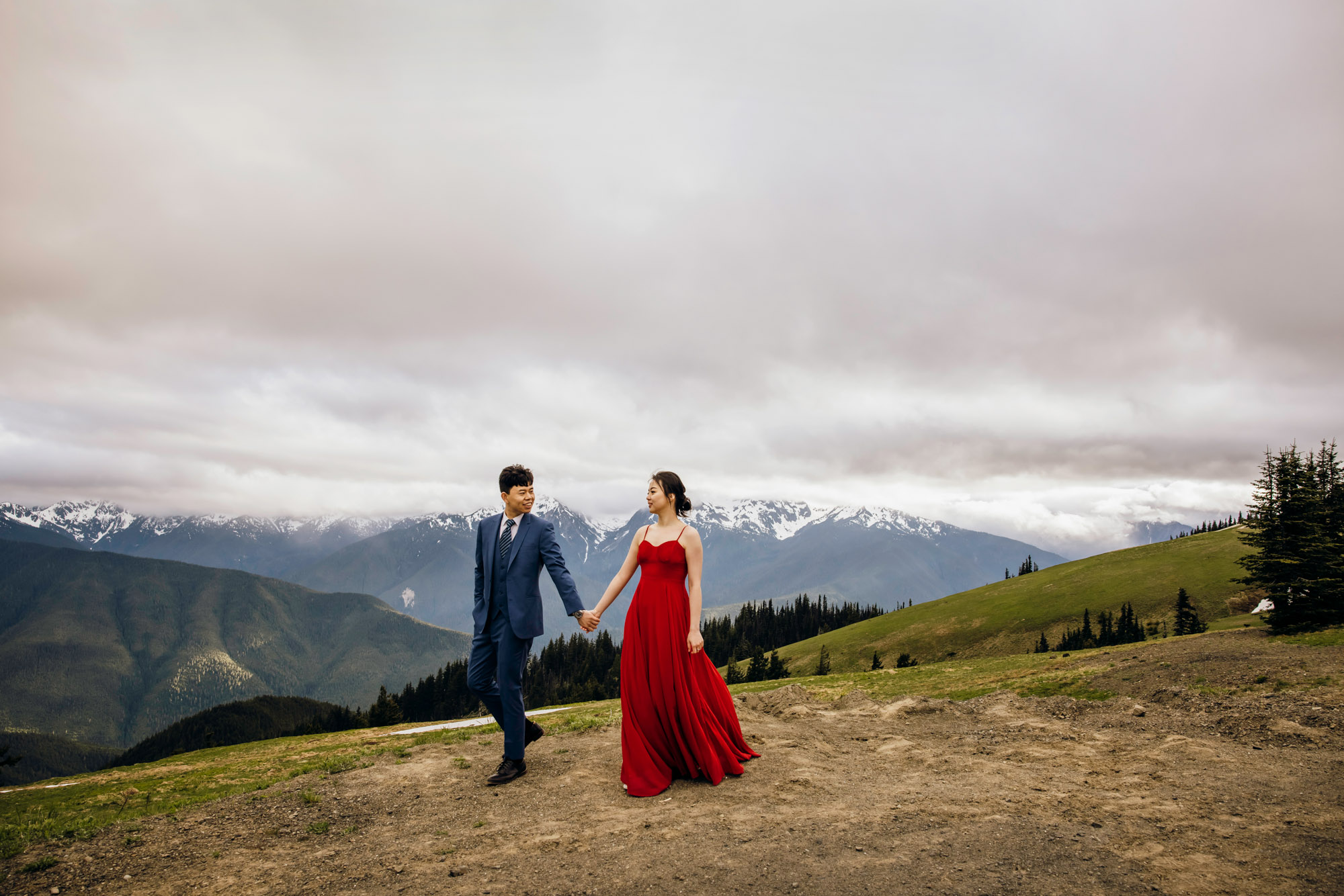 Pacific Northwest mountain engagement session by Seattle adventure elopement photographer James Thomas Long Photography