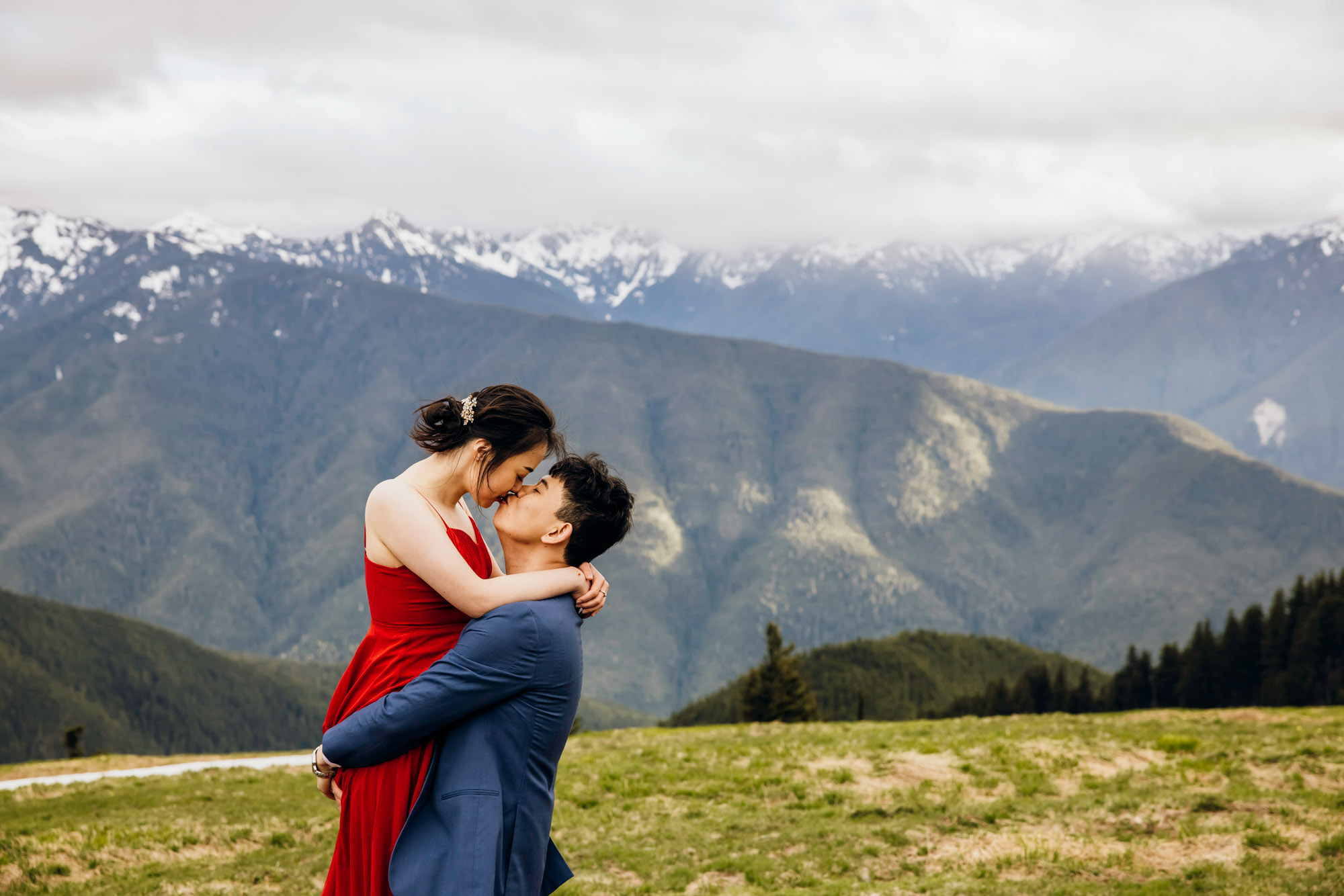 Pacific Northwest mountain engagement session by Seattle adventure elopement photographer James Thomas Long Photography