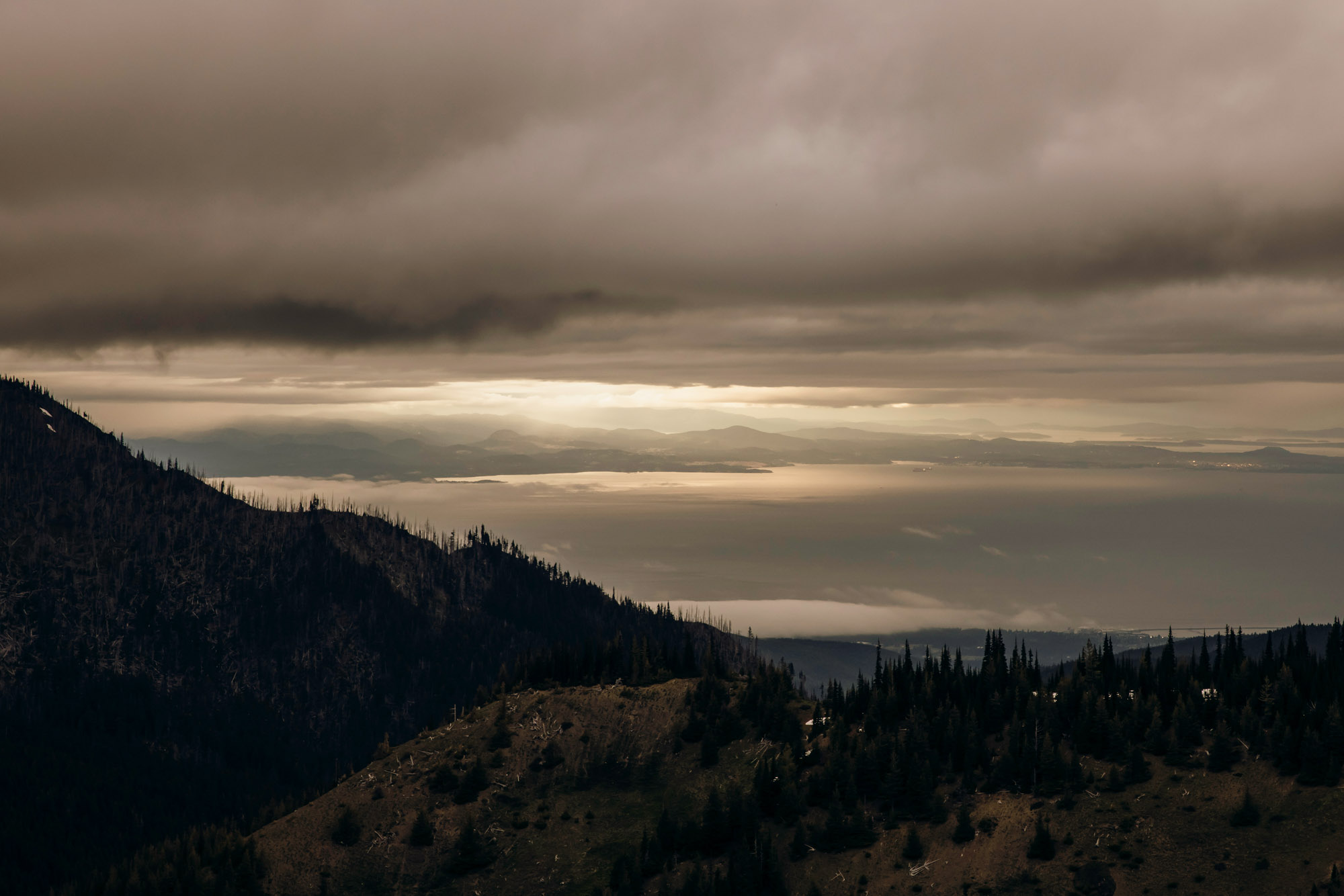 Pacific Northwest mountain engagement session by Seattle adventure elopement photographer James Thomas Long Photography