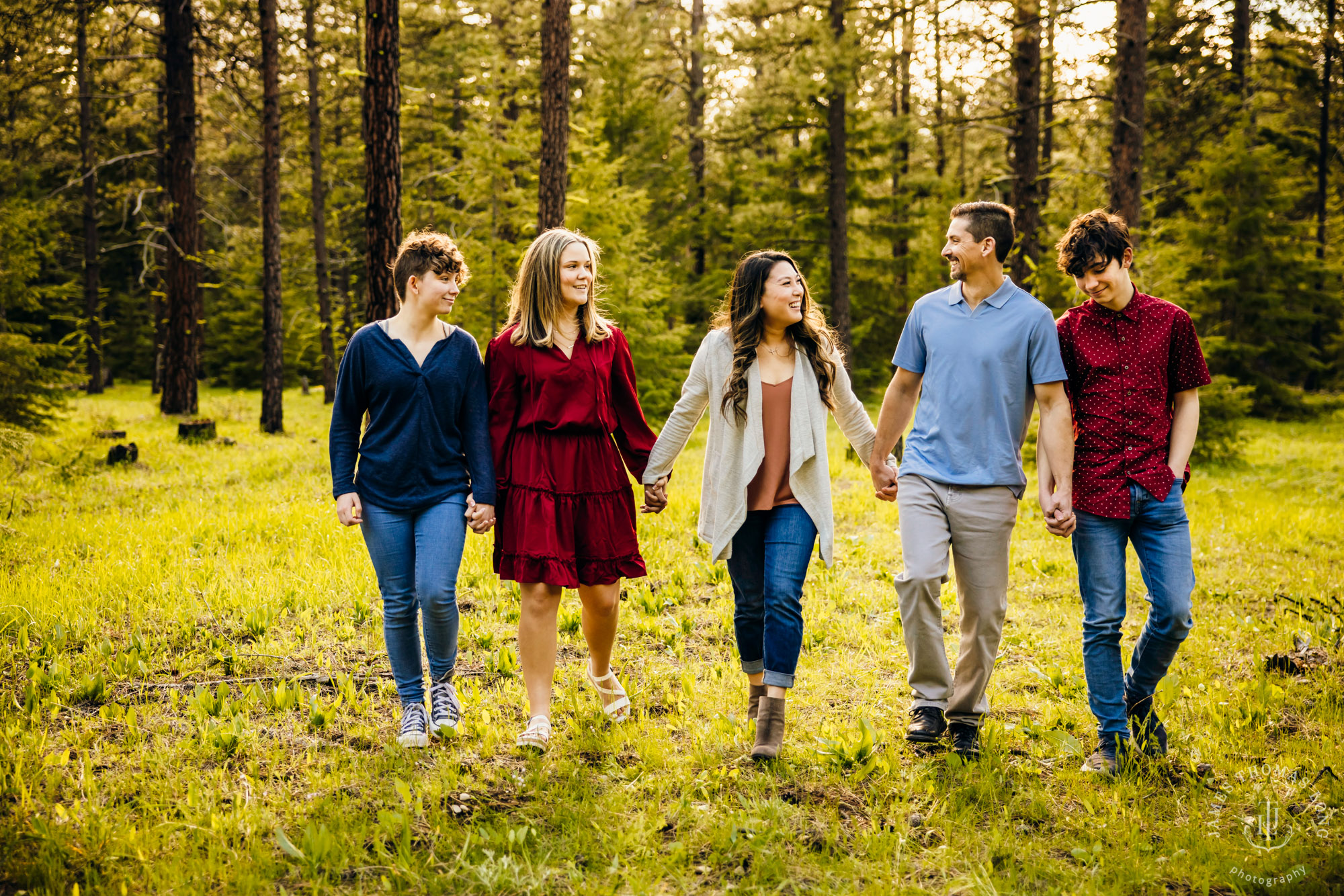 Cle Elum family session by Snoqualmie Family Photographer James Thomas Long Photography