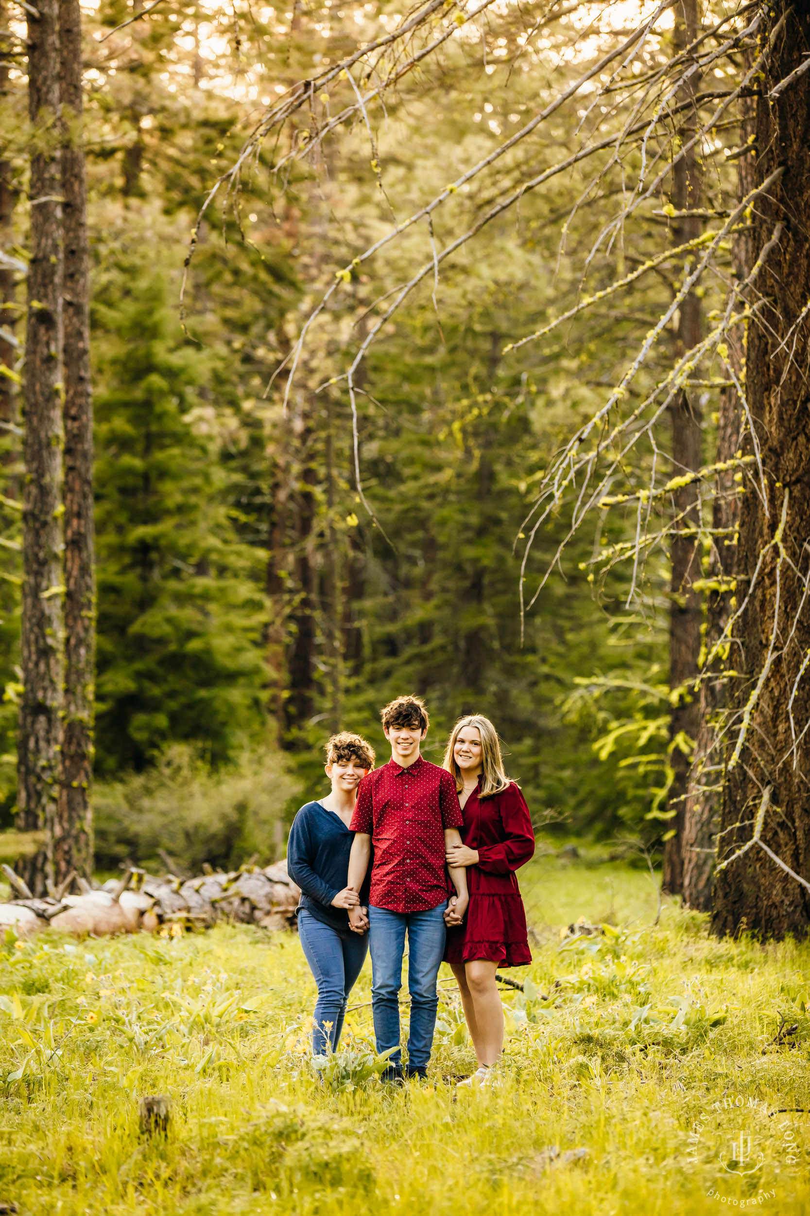 Cle Elum family session by Snoqualmie Family Photographer James Thomas Long Photography