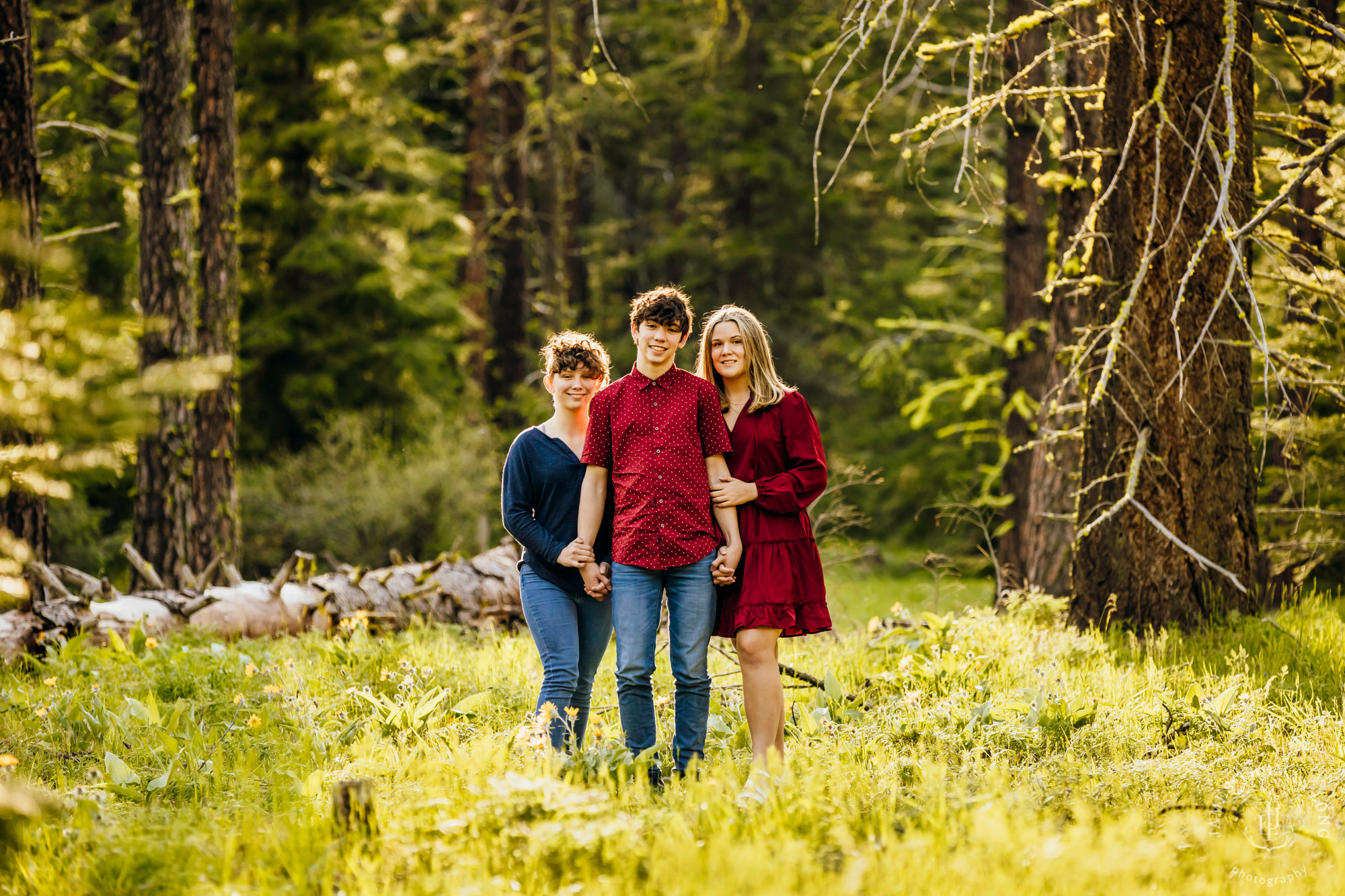 Cle Elum family session by Snoqualmie Family Photographer James Thomas Long Photography