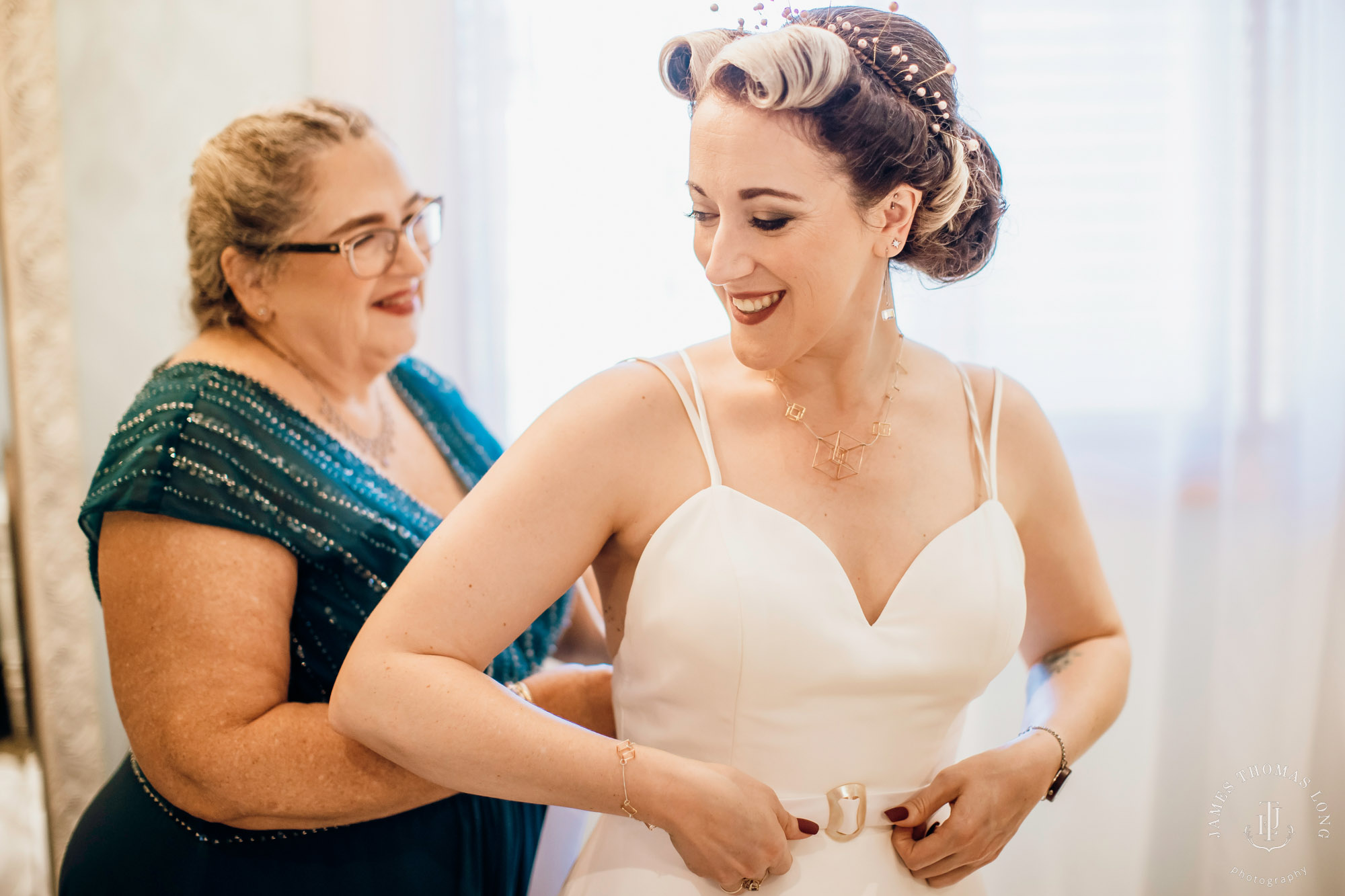 Mountain View Manor Enumclaw Mount Rainier wedding by Seattle wedding photographer James Thomas Long Photography