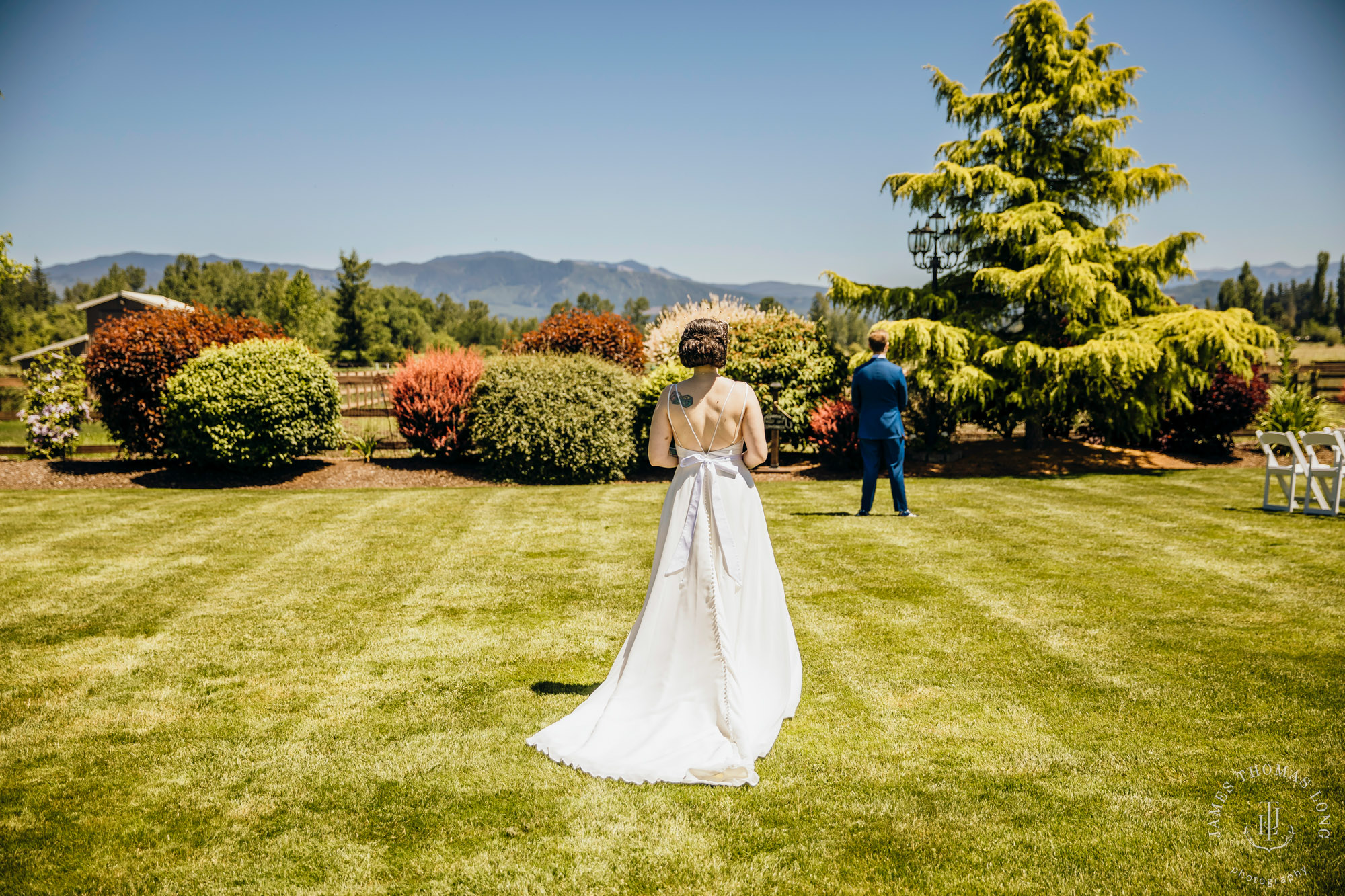 Mountain View Manor Enumclaw Mount Rainier wedding by Seattle wedding photographer James Thomas Long Photography