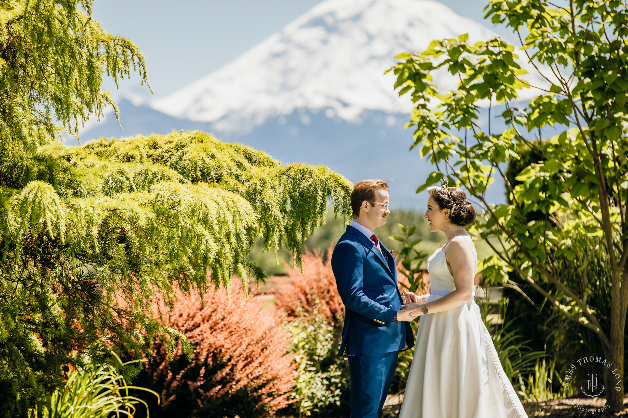 Mountain View Manor Enumclaw Mount Rainier wedding by Seattle wedding photographer James Thomas Long Photography