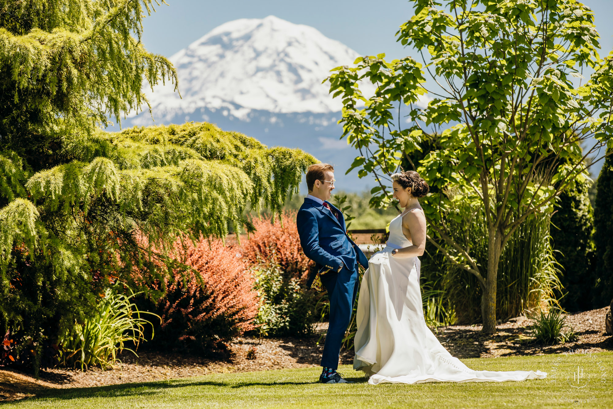 Mountain View Manor Enumclaw Mount Rainier wedding by Seattle wedding photographer James Thomas Long Photography