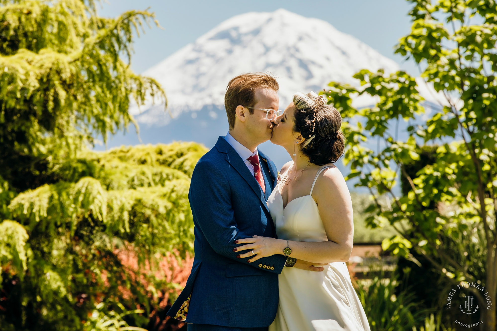 Mountain View Manor Enumclaw Mount Rainier wedding by Seattle wedding photographer James Thomas Long Photography