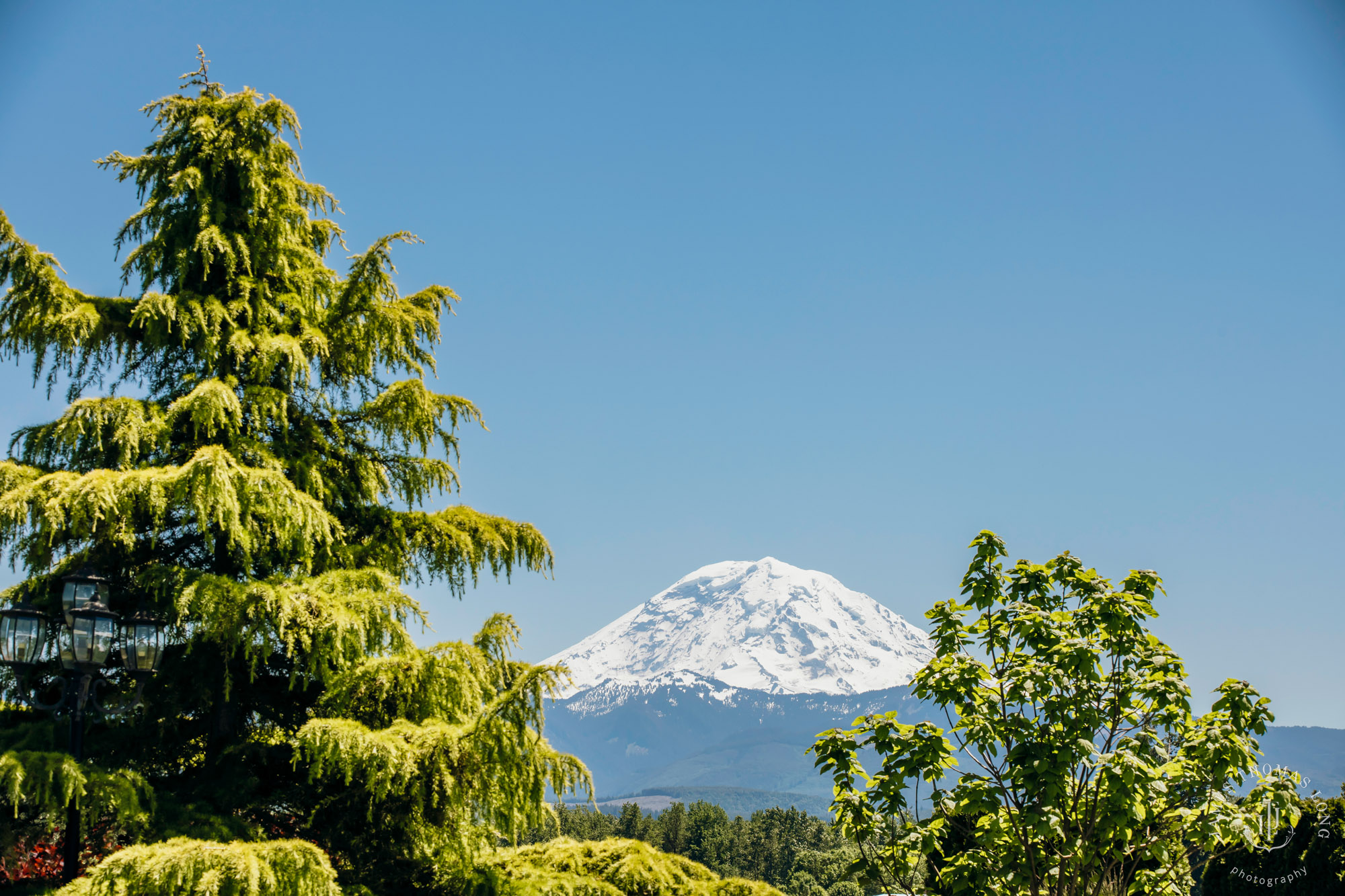 Mountain View Manor Enumclaw Mount Rainier wedding by Seattle wedding photographer James Thomas Long Photography