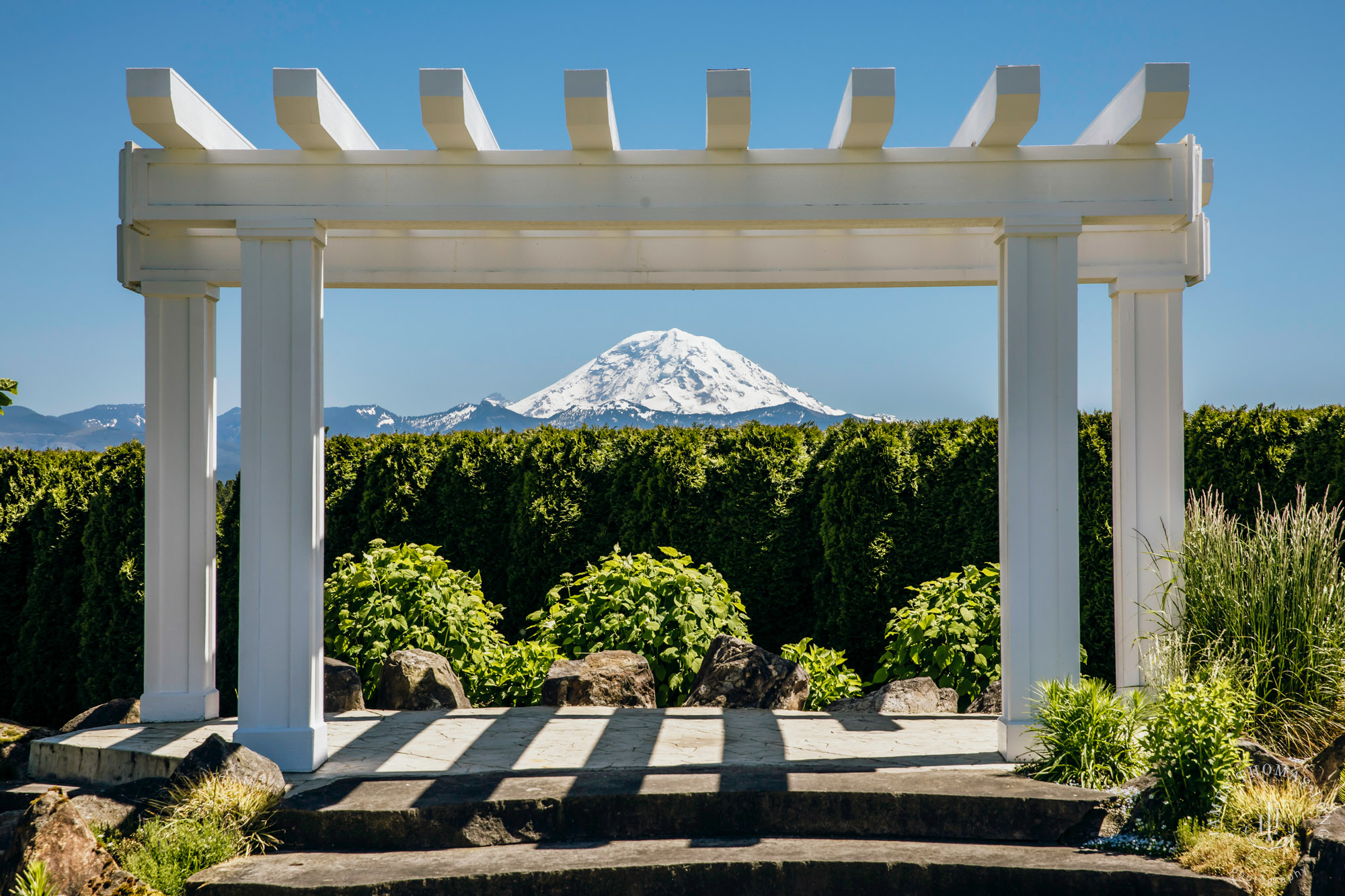 Mountain View Manor Enumclaw Mount Rainier wedding by Seattle wedding photographer James Thomas Long Photography