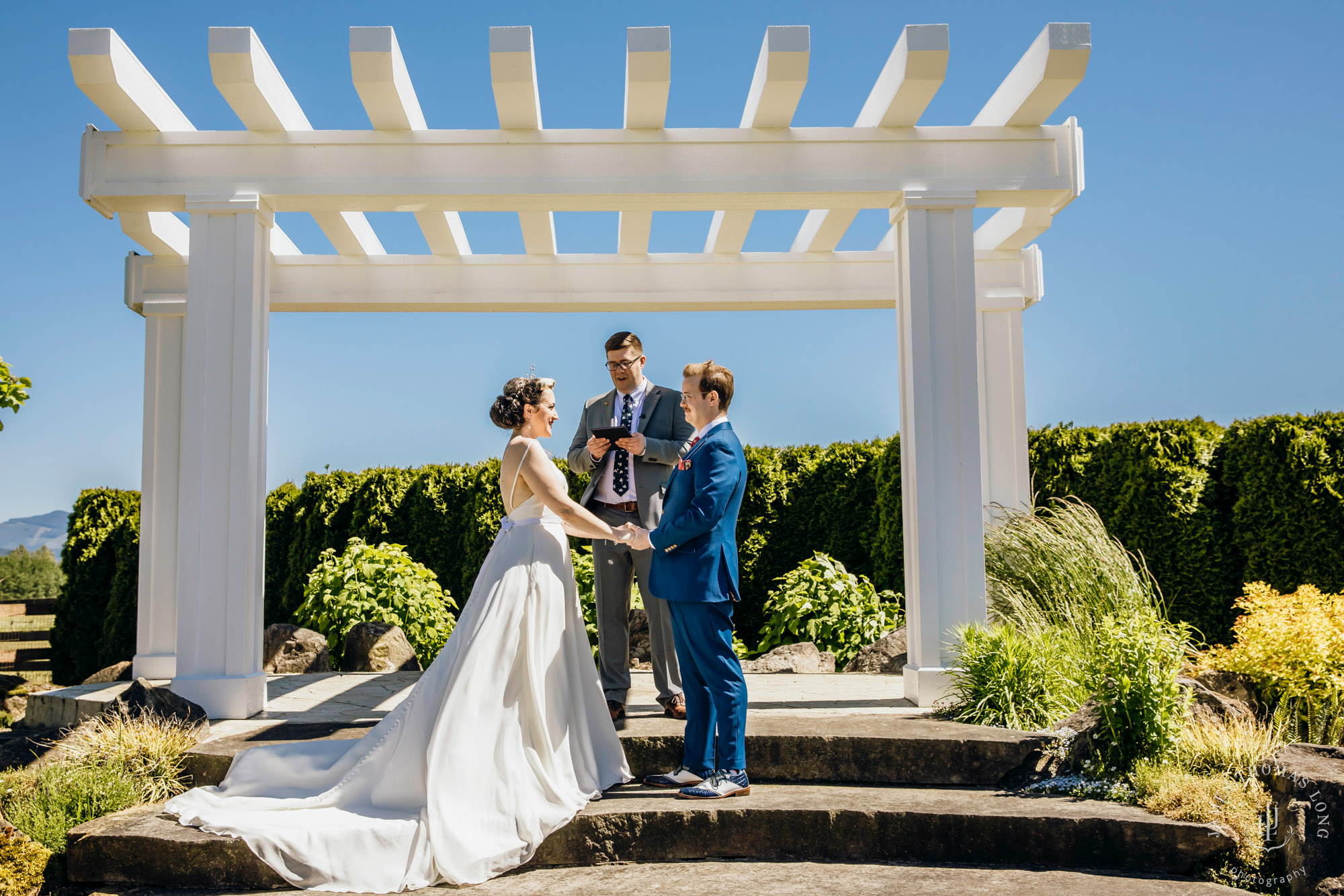 Mountain View Manor Enumclaw Mount Rainier wedding by Seattle wedding photographer James Thomas Long Photography