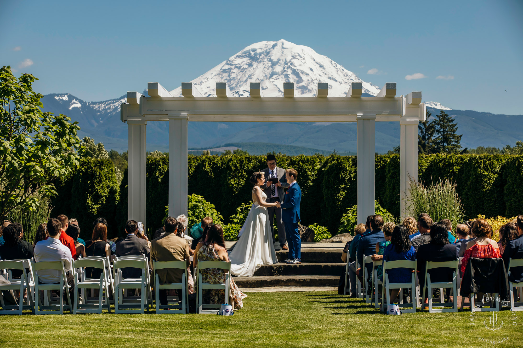 Mountain View Manor Enumclaw Mount Rainier wedding by Seattle wedding photographer James Thomas Long Photography