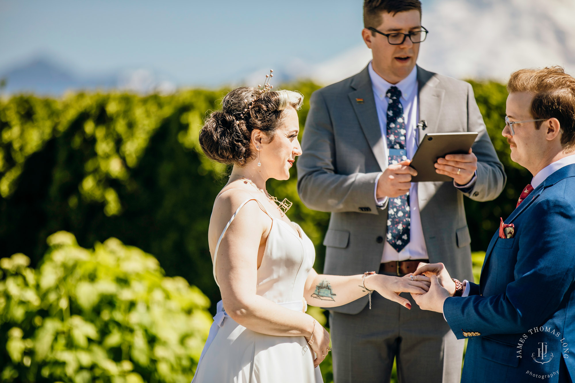 Mountain View Manor Enumclaw Mount Rainier wedding by Seattle wedding photographer James Thomas Long Photography