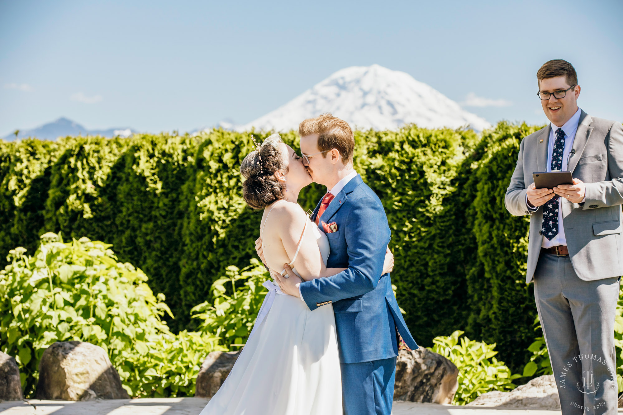 Mountain View Manor Enumclaw Mount Rainier wedding by Seattle wedding photographer James Thomas Long Photography