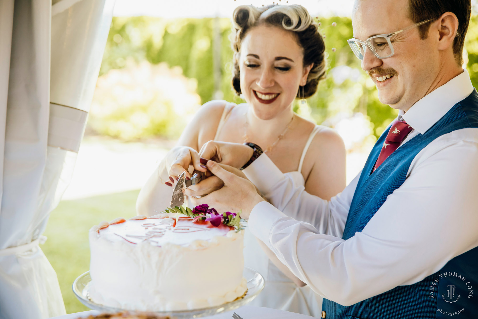 Mountain View Manor Enumclaw Mount Rainier wedding by Seattle wedding photographer James Thomas Long Photography