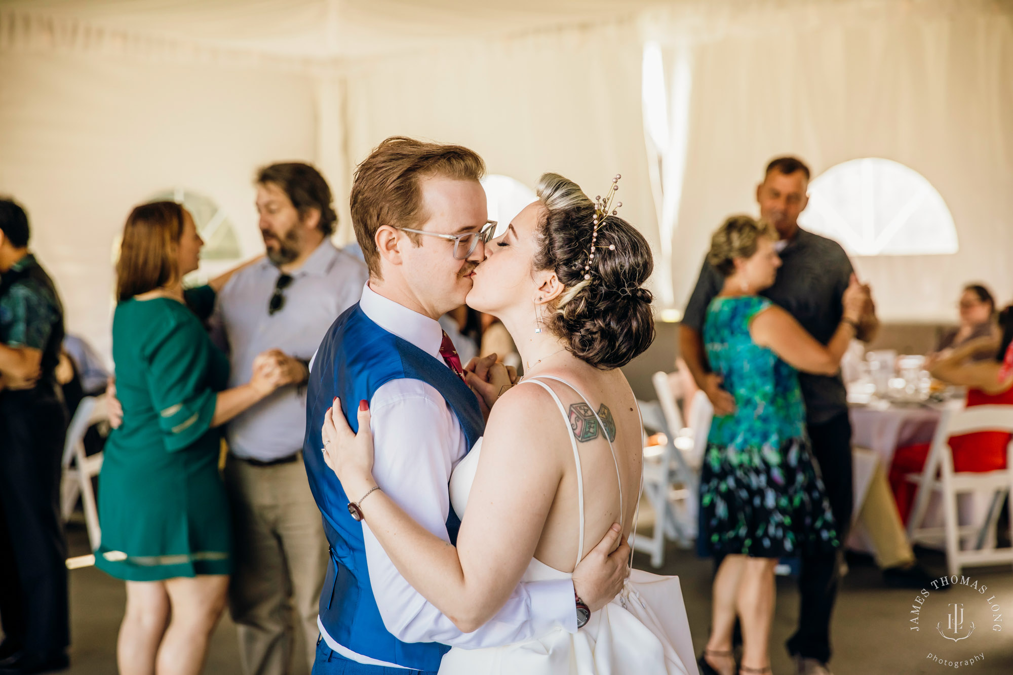 Mountain View Manor Enumclaw Mount Rainier wedding by Seattle wedding photographer James Thomas Long Photography