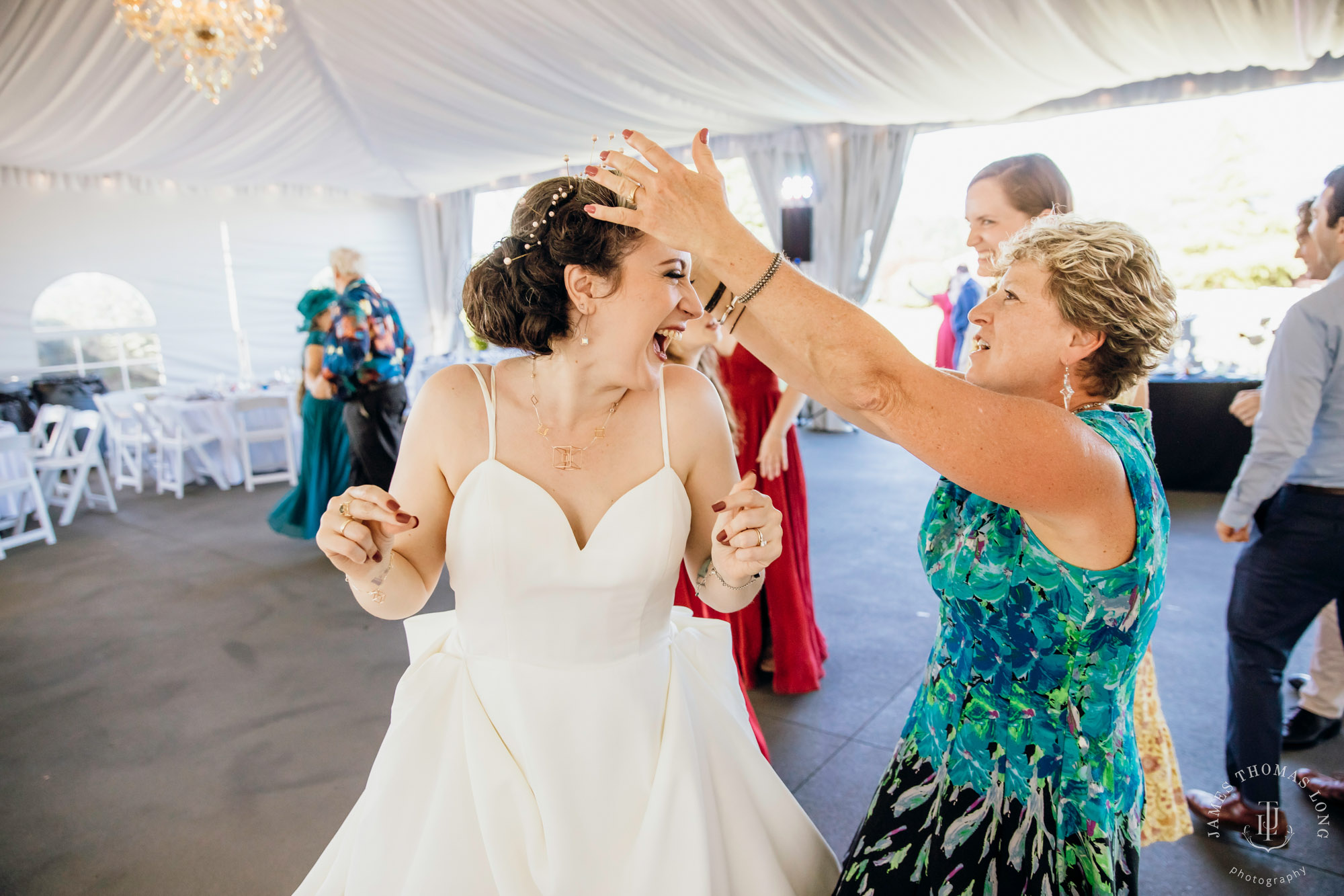 Mountain View Manor Enumclaw Mount Rainier wedding by Seattle wedding photographer James Thomas Long Photography