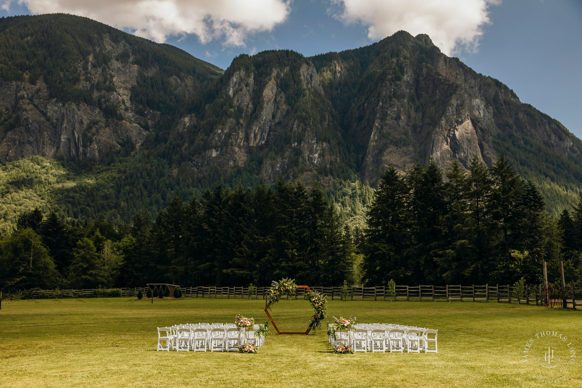 North Fork Farm Snoqualmie wedding by Snoqualmie wedding photographer James Thomas Long Photography