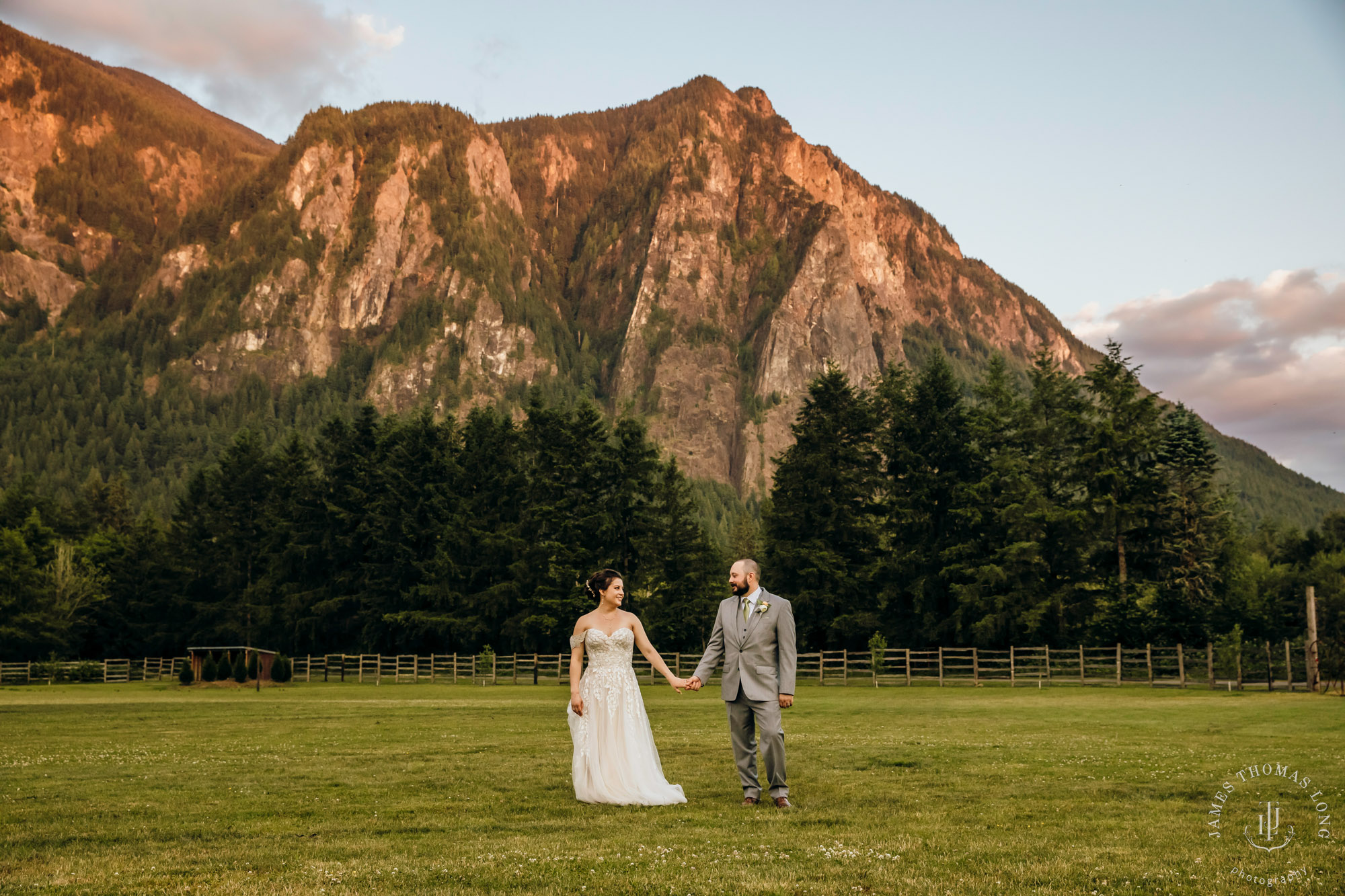 North Fork Farm Snoqualmie wedding by Snoqualmie wedding photographer James Thomas Long Photography