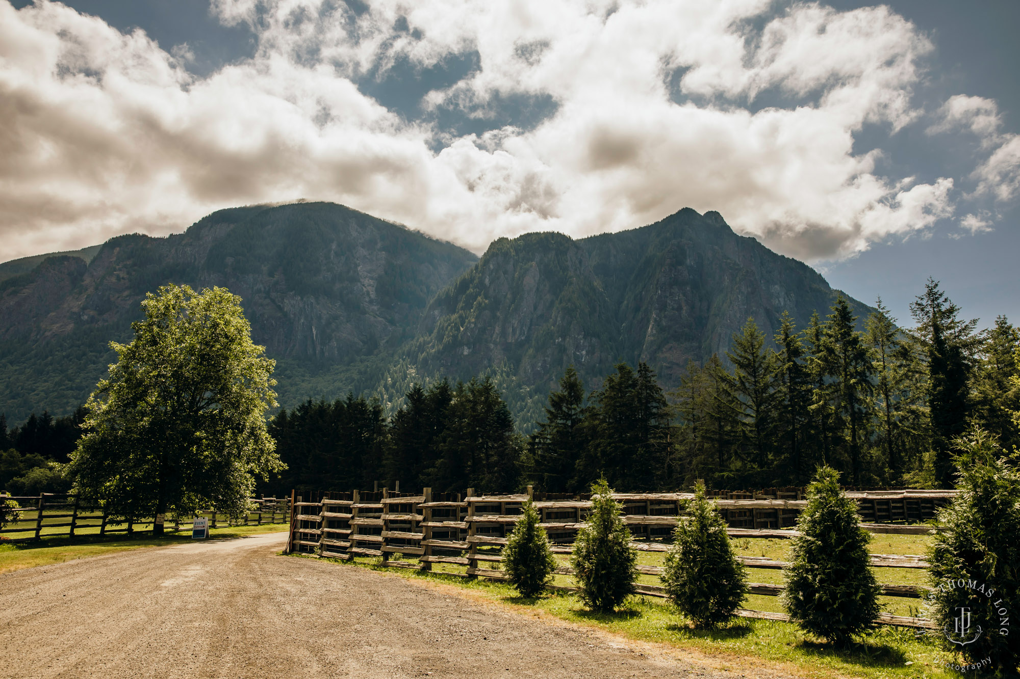 North Fork Farm Snoqualmie wedding by Snoqualmie wedding photographer James Thomas Long Photography