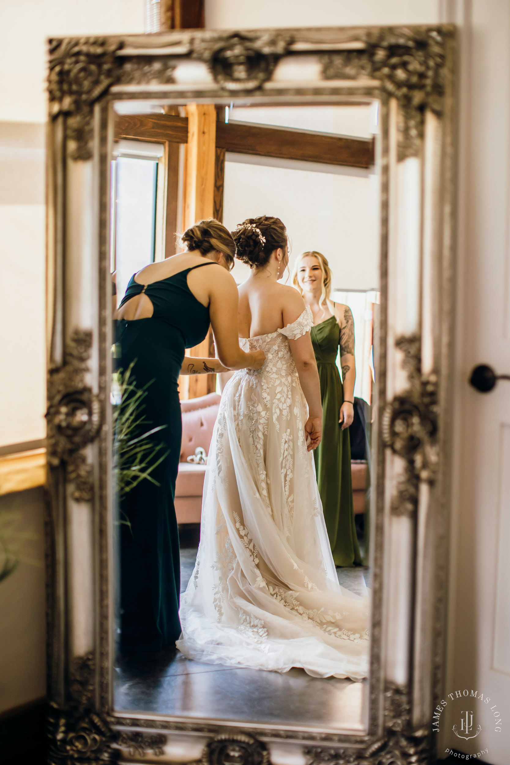 North Fork Farm Snoqualmie wedding by Snoqualmie wedding photographer James Thomas Long Photography