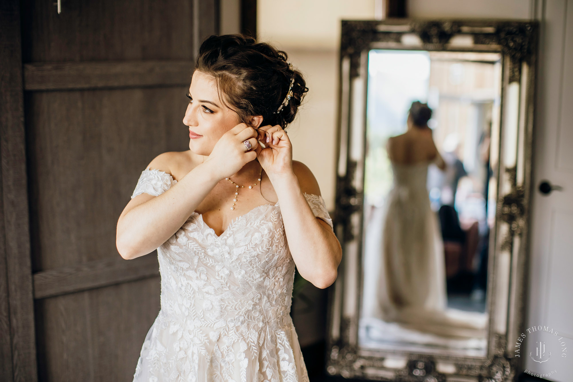 North Fork Farm Snoqualmie wedding by Snoqualmie wedding photographer James Thomas Long Photography