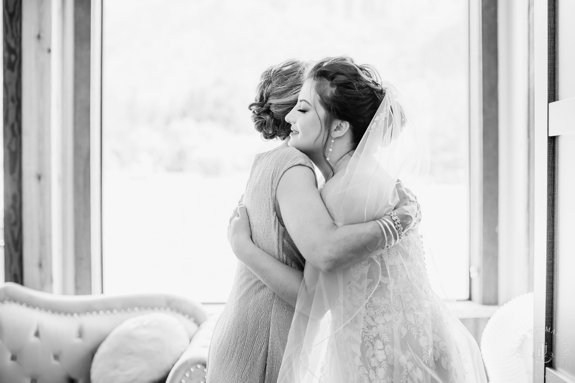 North Fork Farm Snoqualmie wedding by Snoqualmie wedding photographer James Thomas Long Photography