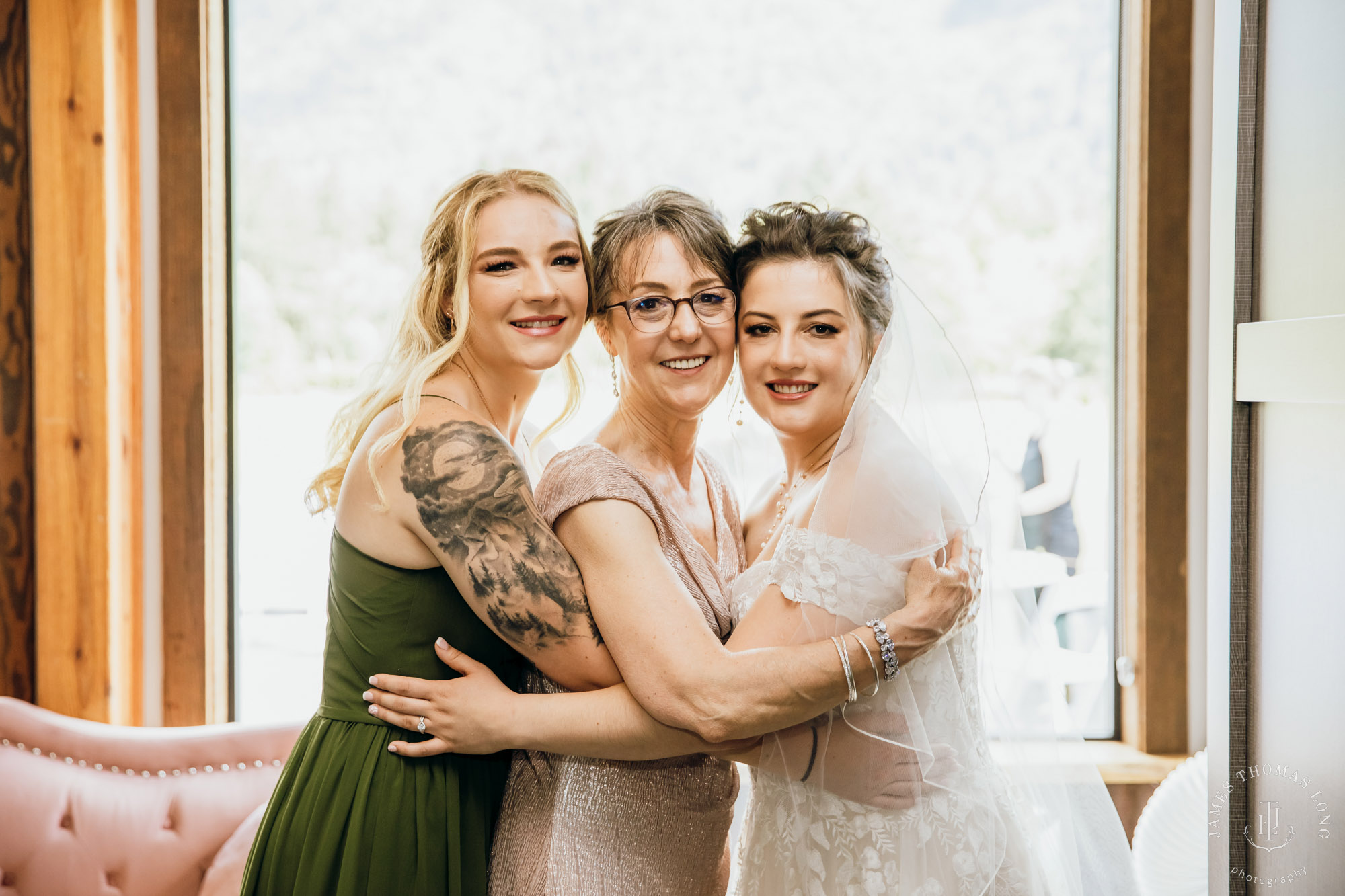 North Fork Farm Snoqualmie wedding by Snoqualmie wedding photographer James Thomas Long Photography