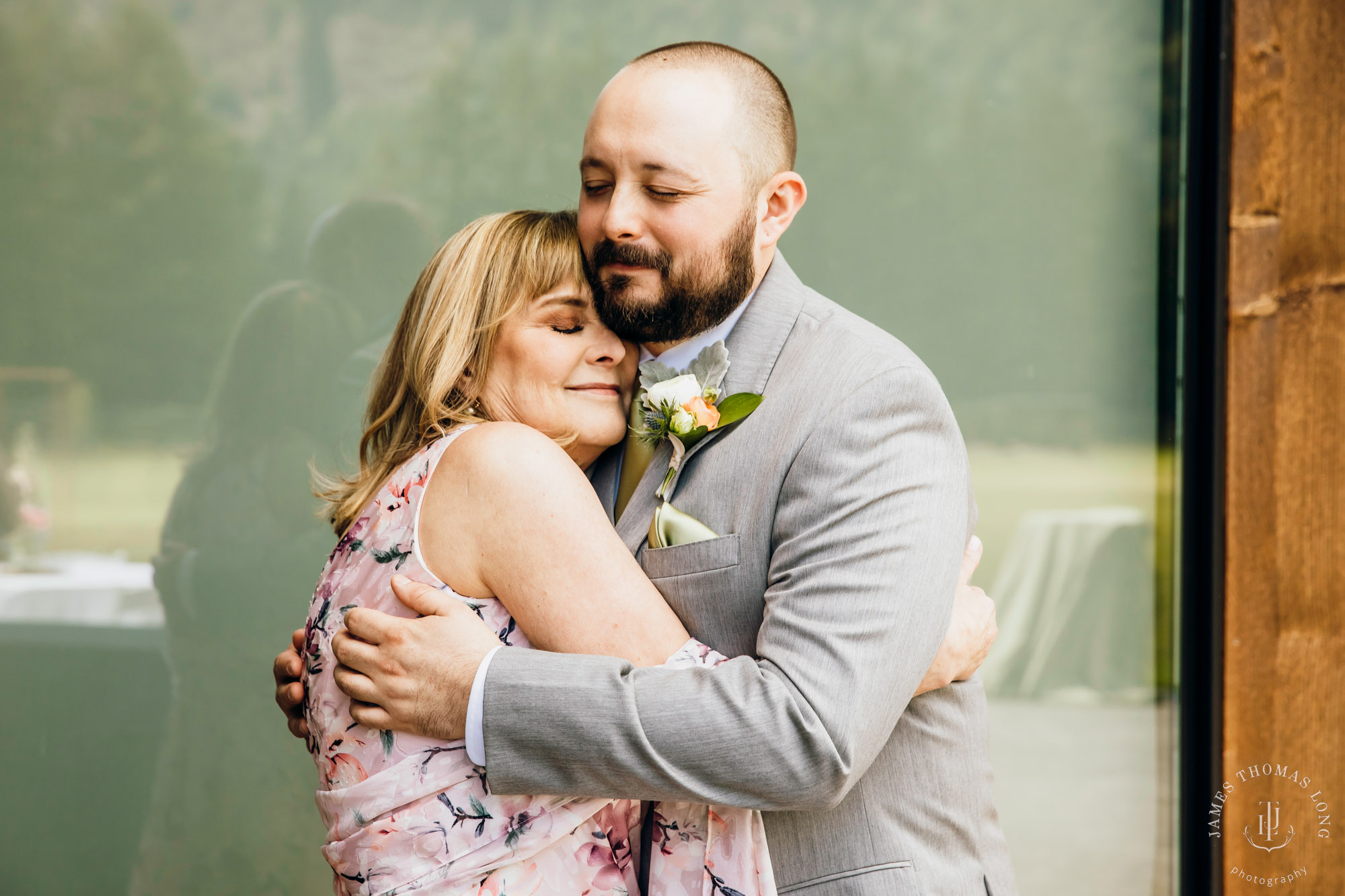 North Fork Farm Snoqualmie wedding by Snoqualmie wedding photographer James Thomas Long Photography