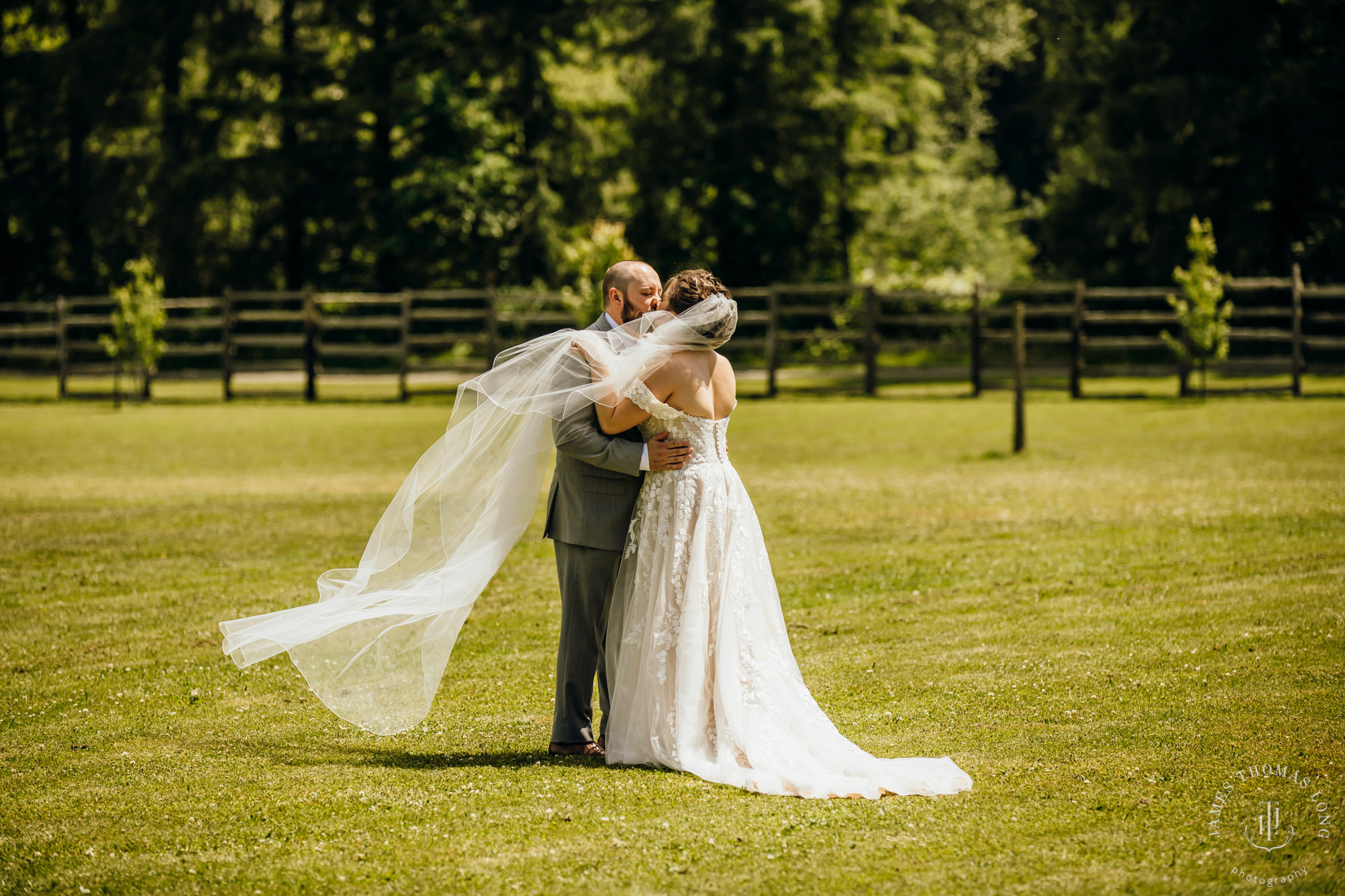 North Fork Farm Snoqualmie wedding by Snoqualmie wedding photographer James Thomas Long Photography