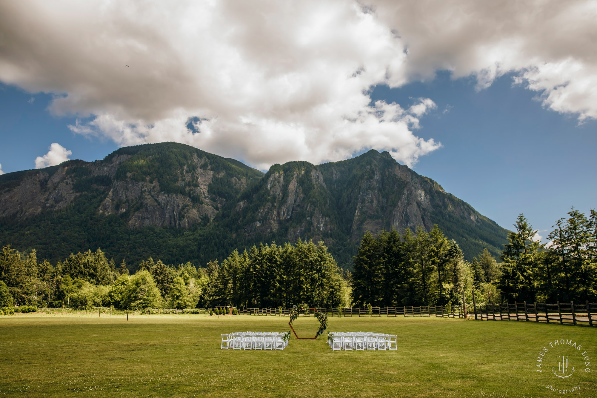 North Fork Farm Snoqualmie wedding by Snoqualmie wedding photographer James Thomas Long Photography