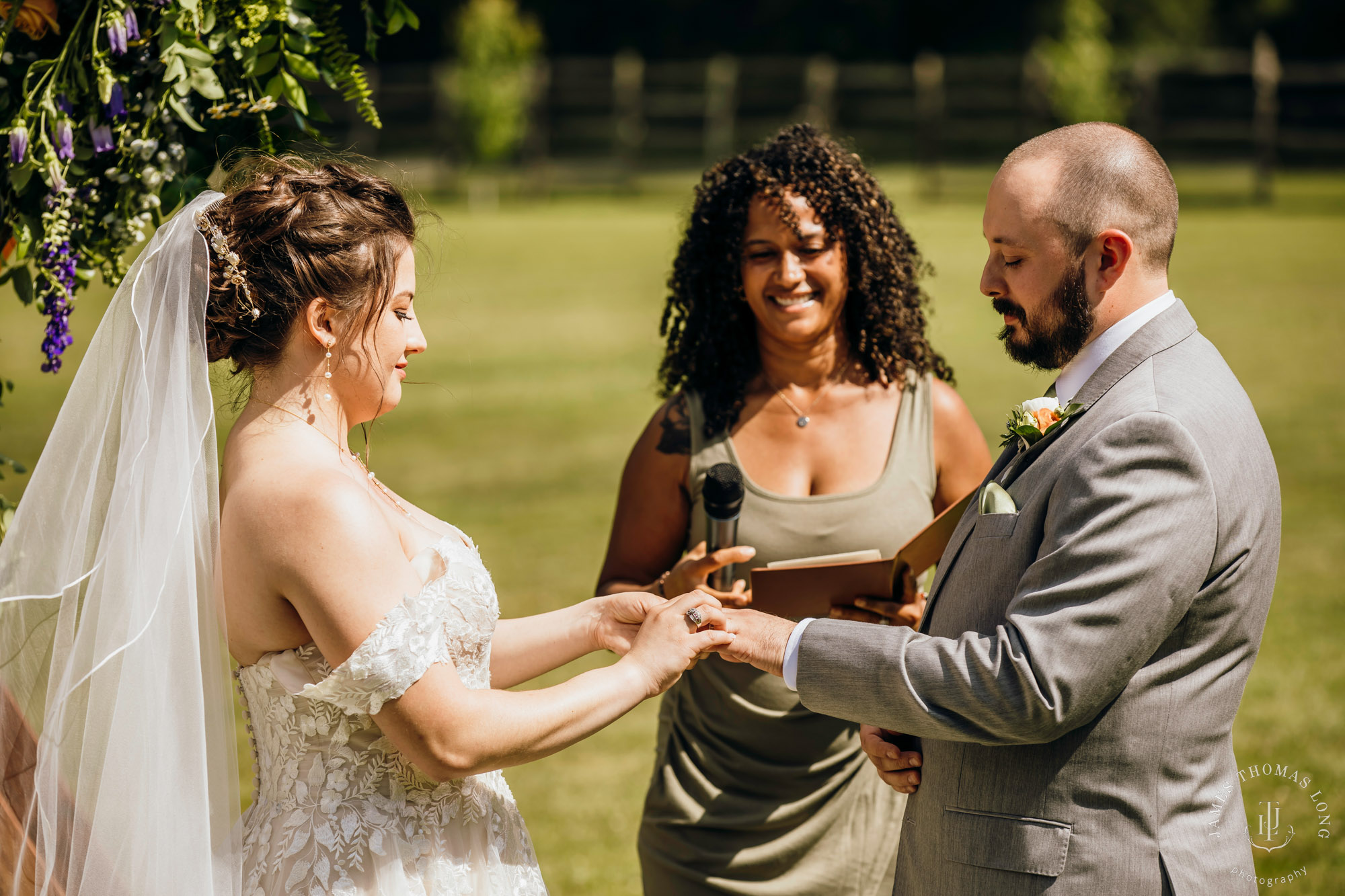 North Fork Farm Snoqualmie wedding by Snoqualmie wedding photographer James Thomas Long Photography