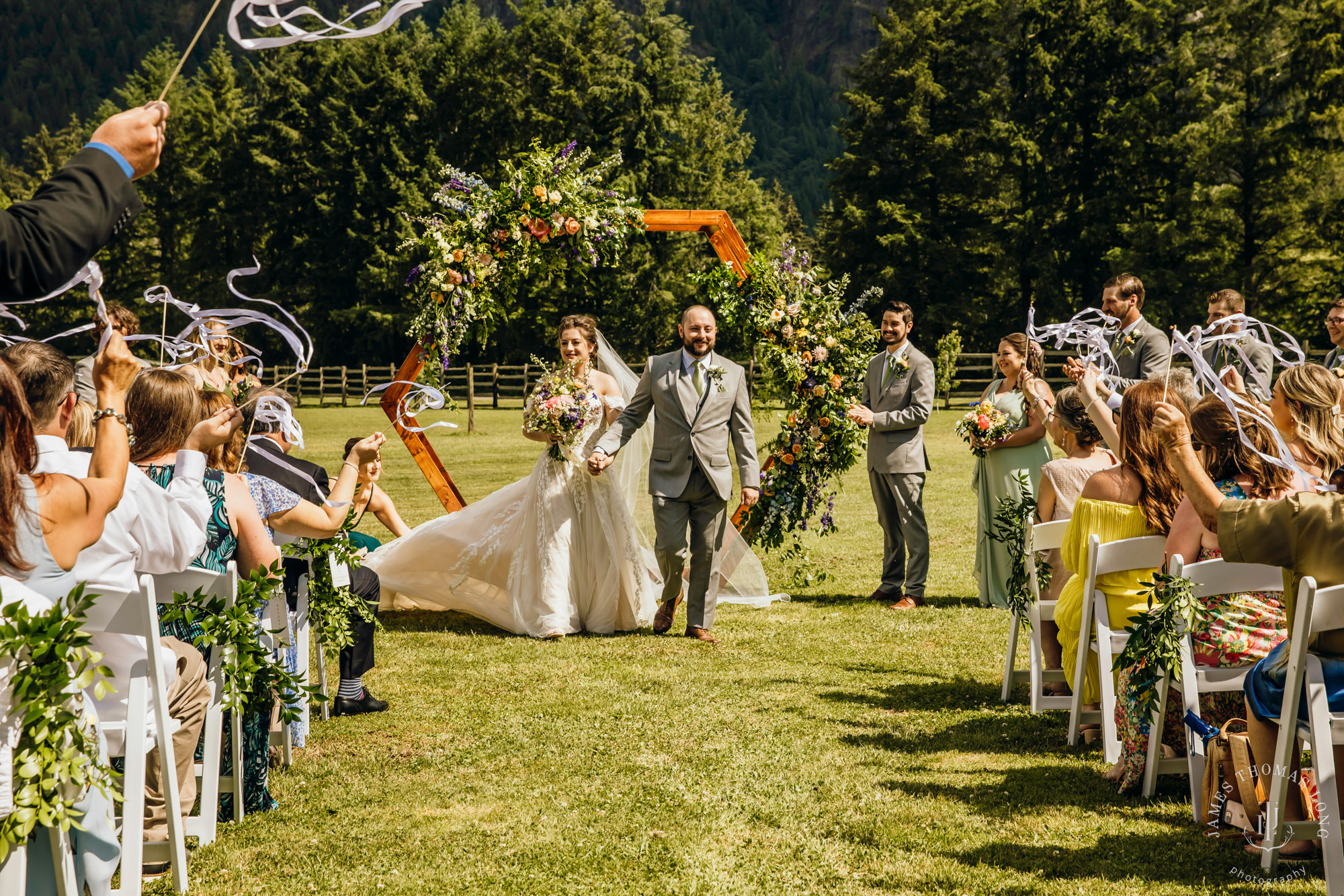 North Fork Farm Snoqualmie wedding by Snoqualmie wedding photographer James Thomas Long Photography