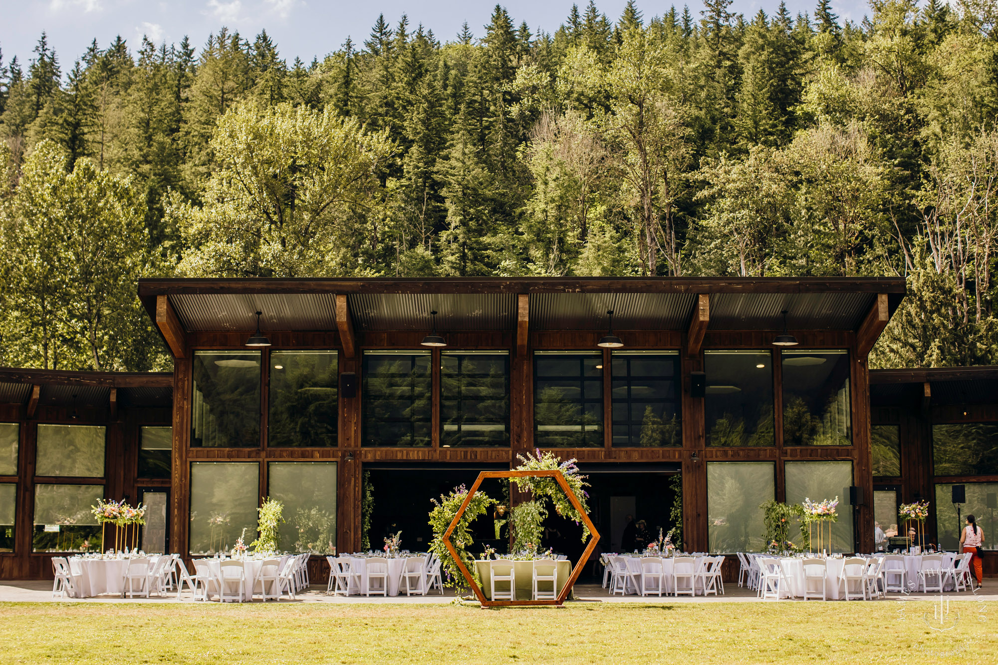 North Fork Farm Snoqualmie wedding by Snoqualmie wedding photographer James Thomas Long Photography