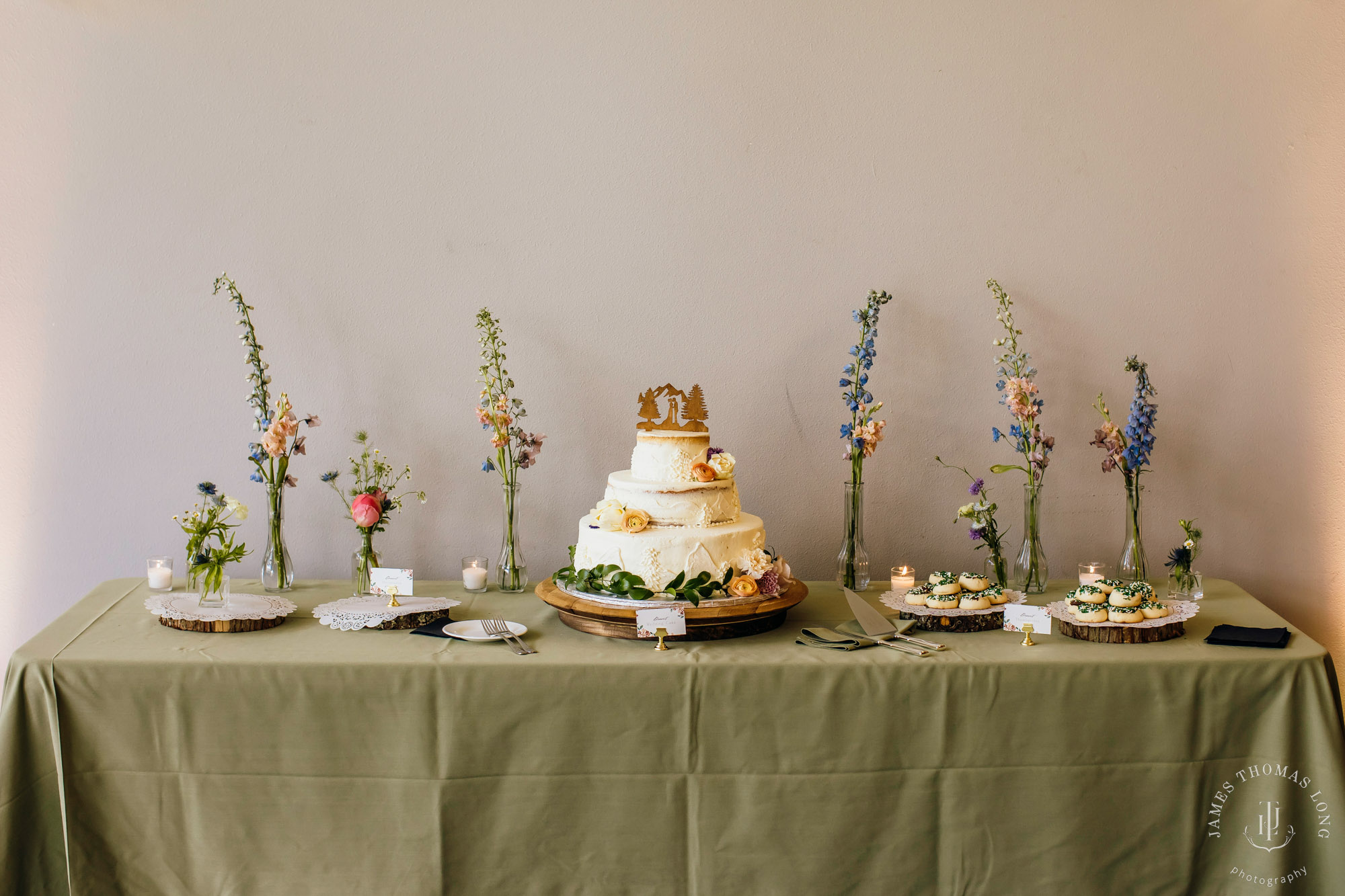 North Fork Farm Snoqualmie wedding by Snoqualmie wedding photographer James Thomas Long Photography