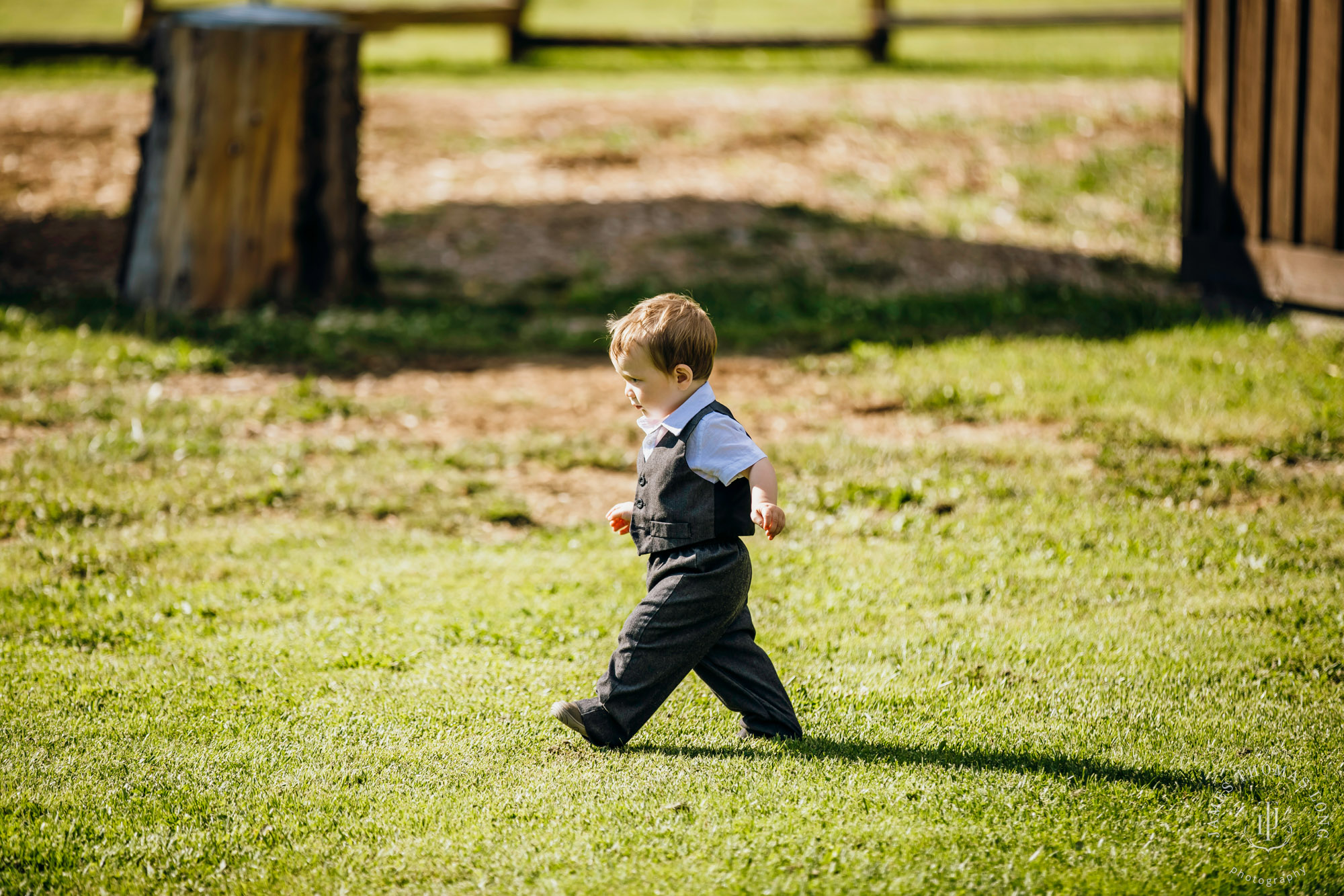 North Fork Farm Snoqualmie wedding by Snoqualmie wedding photographer James Thomas Long Photography