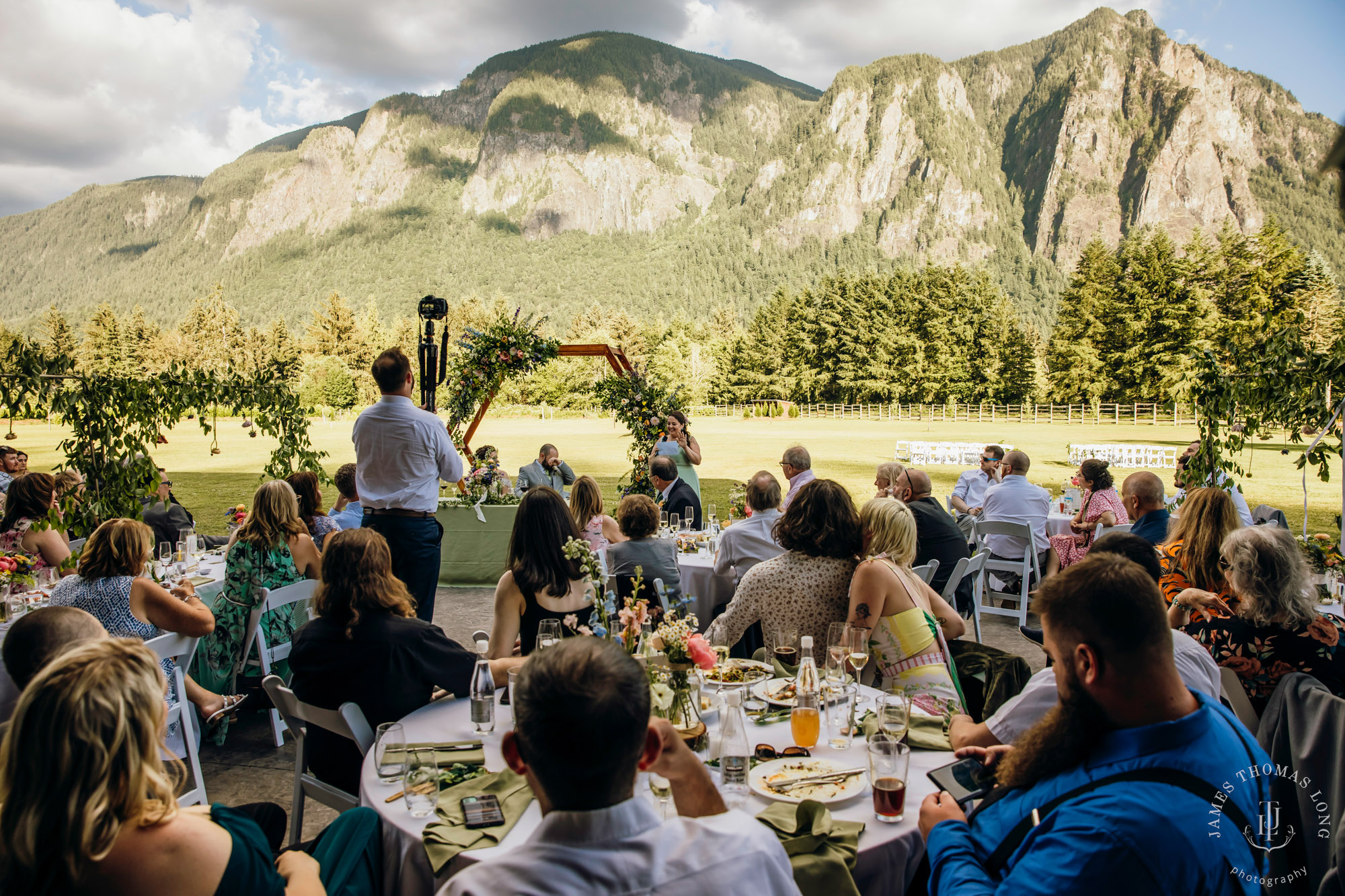 North Fork Farm Snoqualmie wedding by Snoqualmie wedding photographer James Thomas Long Photography