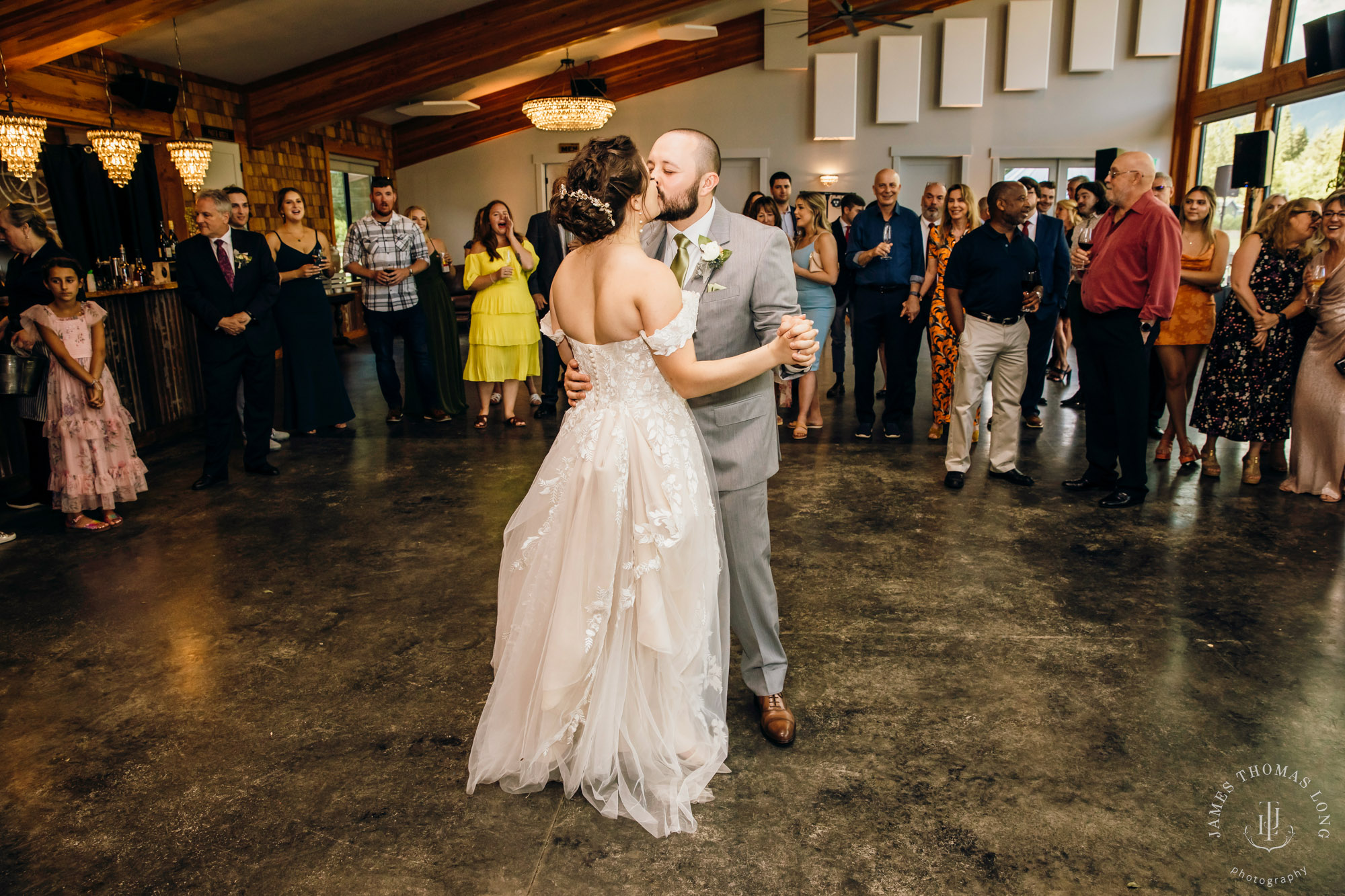 North Fork Farm Snoqualmie wedding by Snoqualmie wedding photographer James Thomas Long Photography