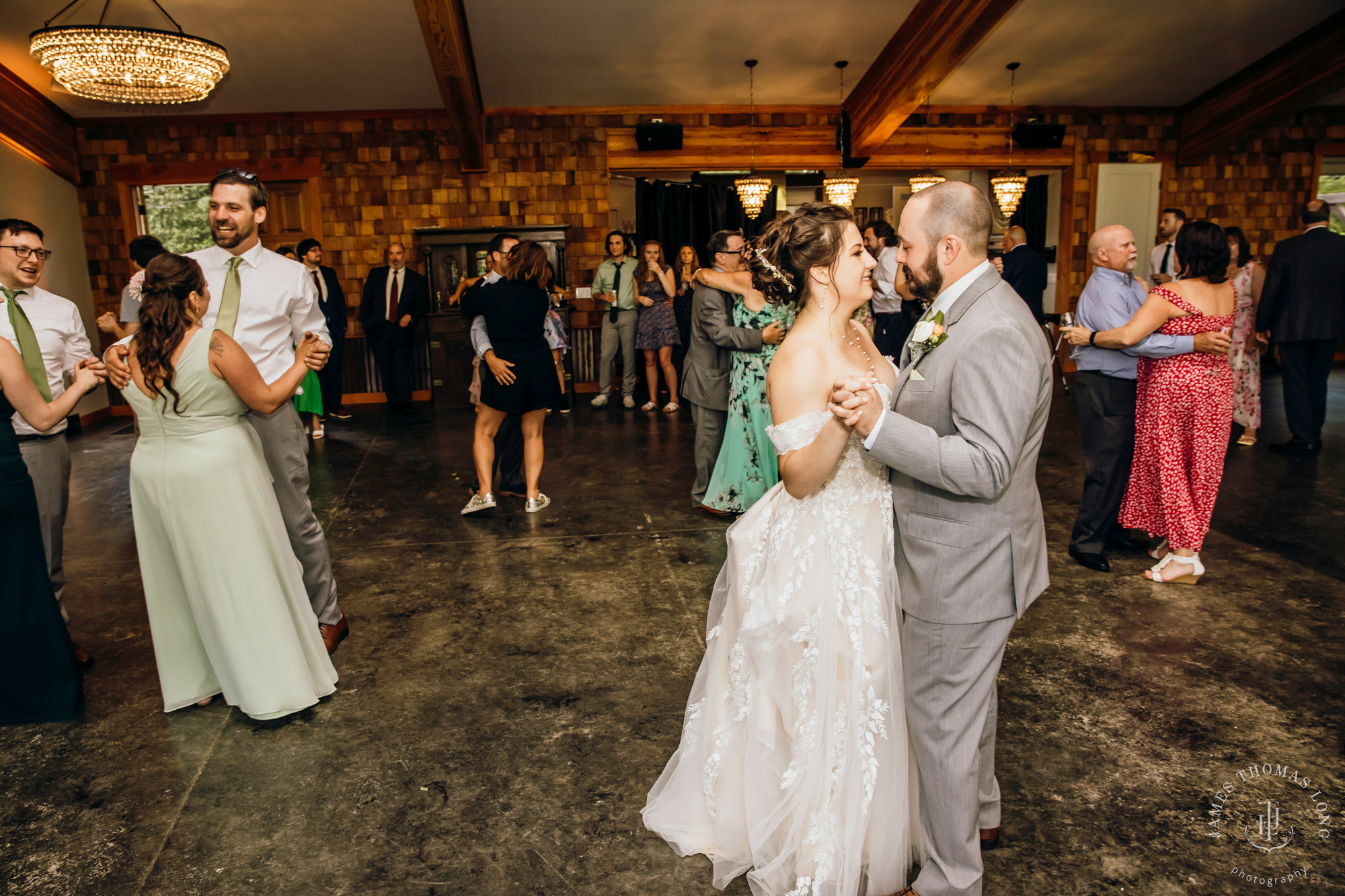 North Fork Farm Snoqualmie wedding by Snoqualmie wedding photographer James Thomas Long Photography