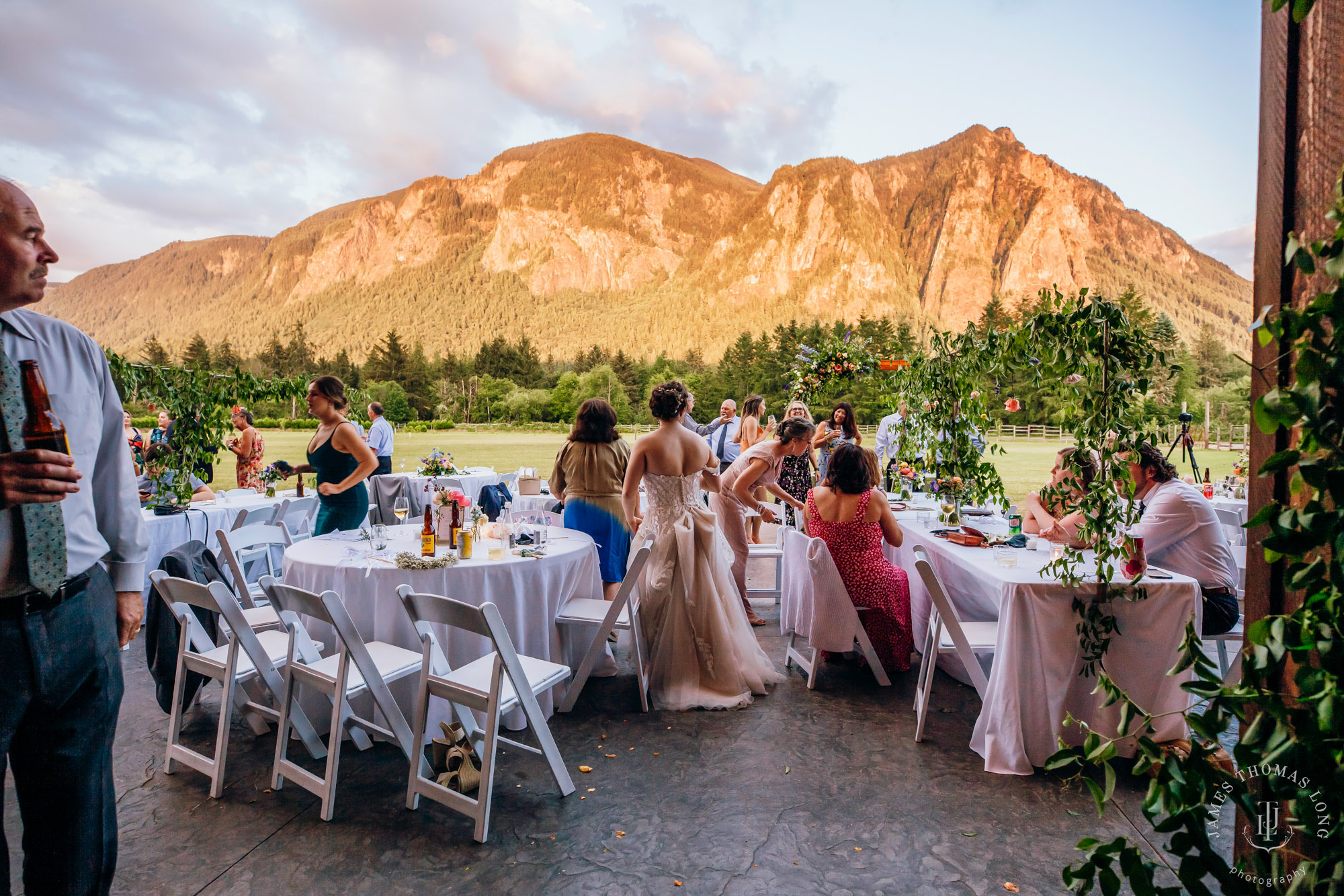 North Fork Farm Snoqualmie wedding by Snoqualmie wedding photographer James Thomas Long Photography