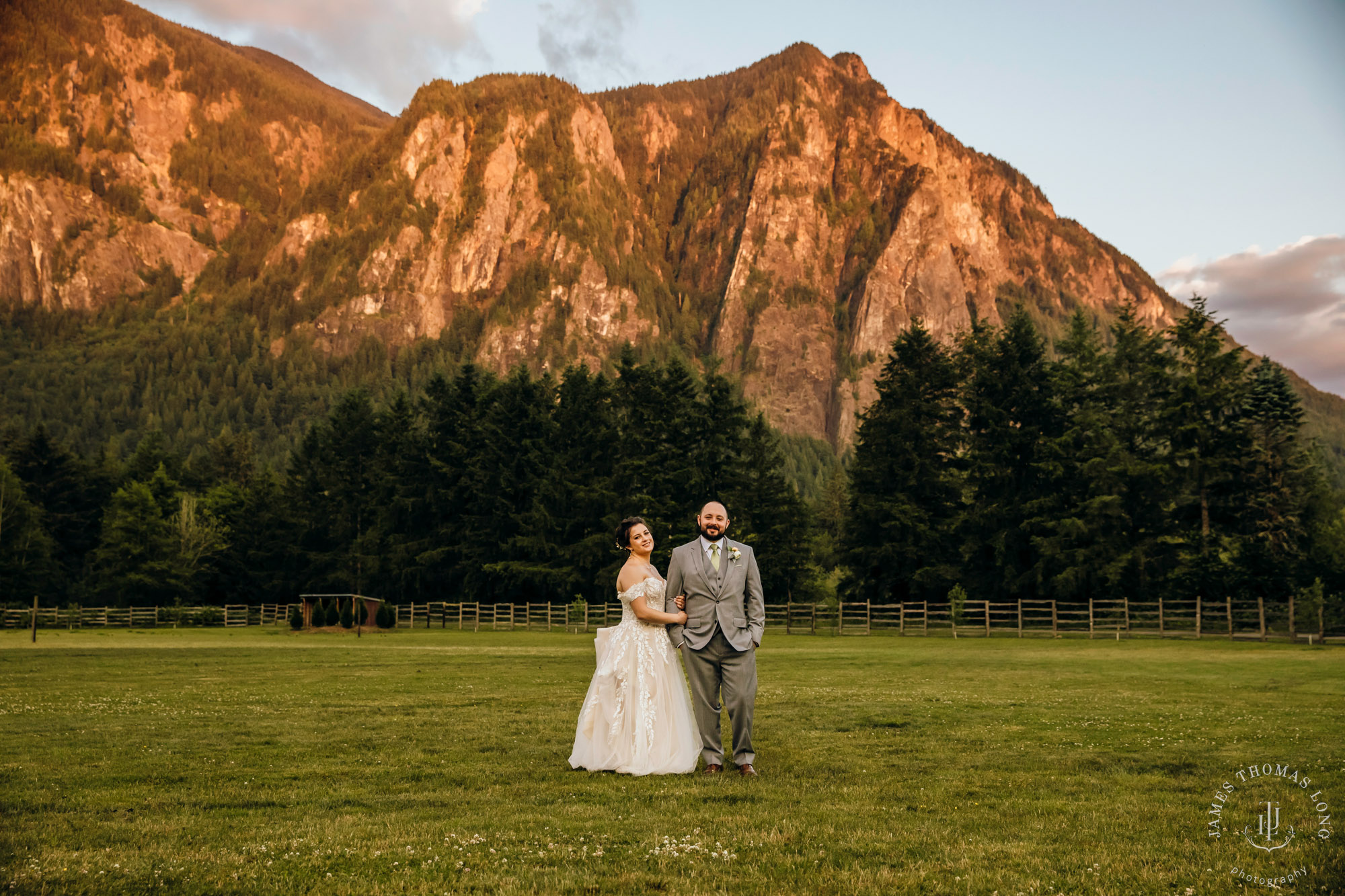 North Fork Farm Snoqualmie wedding by Snoqualmie wedding photographer James Thomas Long Photography