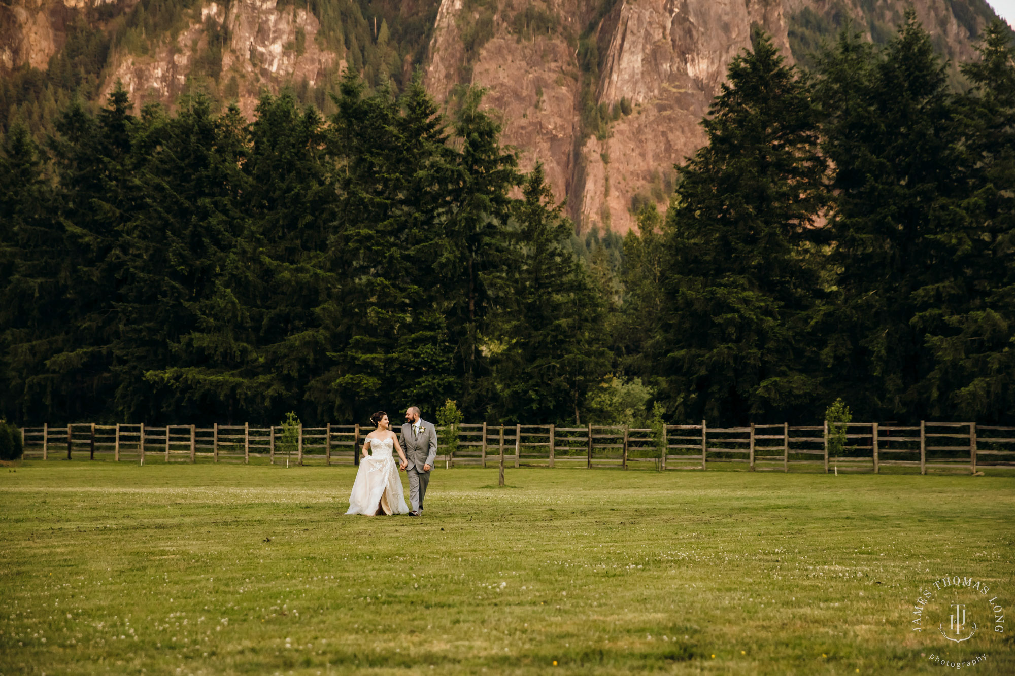 North Fork Farm Snoqualmie wedding by Snoqualmie wedding photographer James Thomas Long Photography