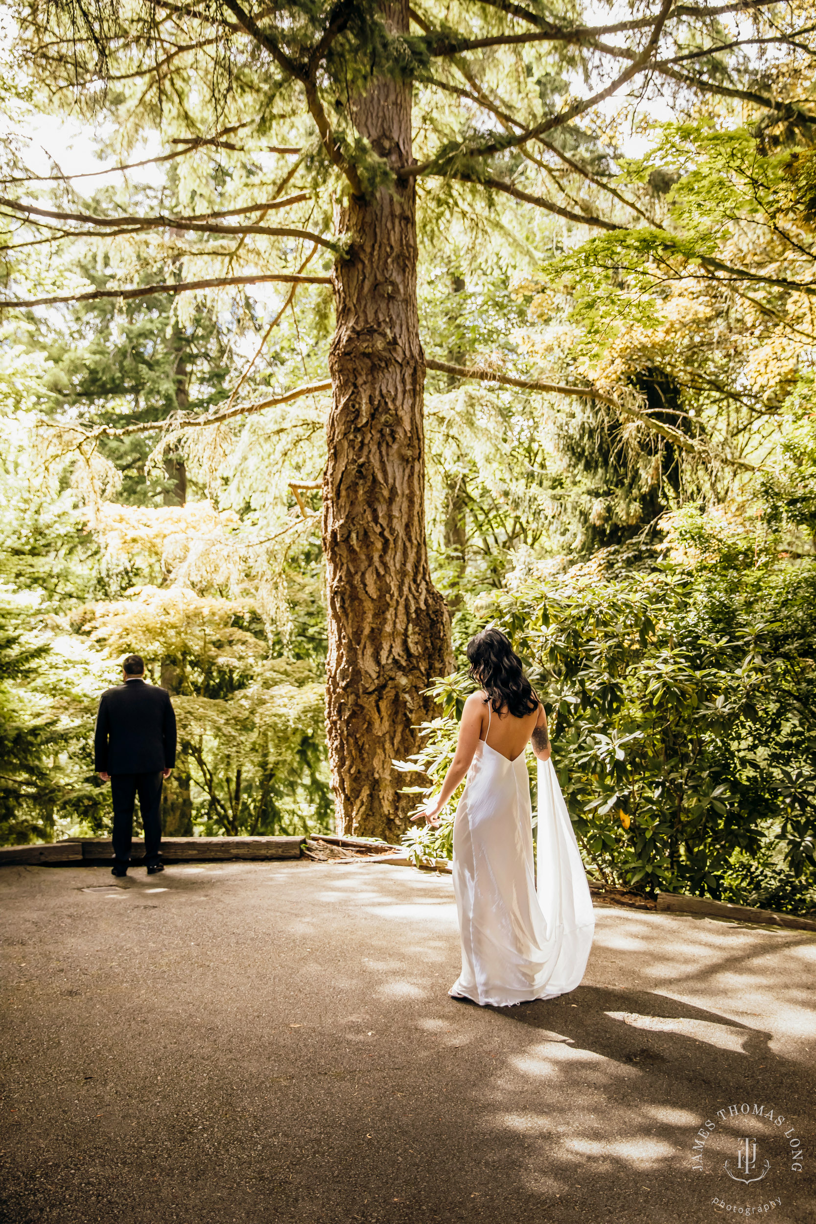 JM Cellars Woodinville wedding by Snoqualmie wedding photographer James Thomas Long Photography