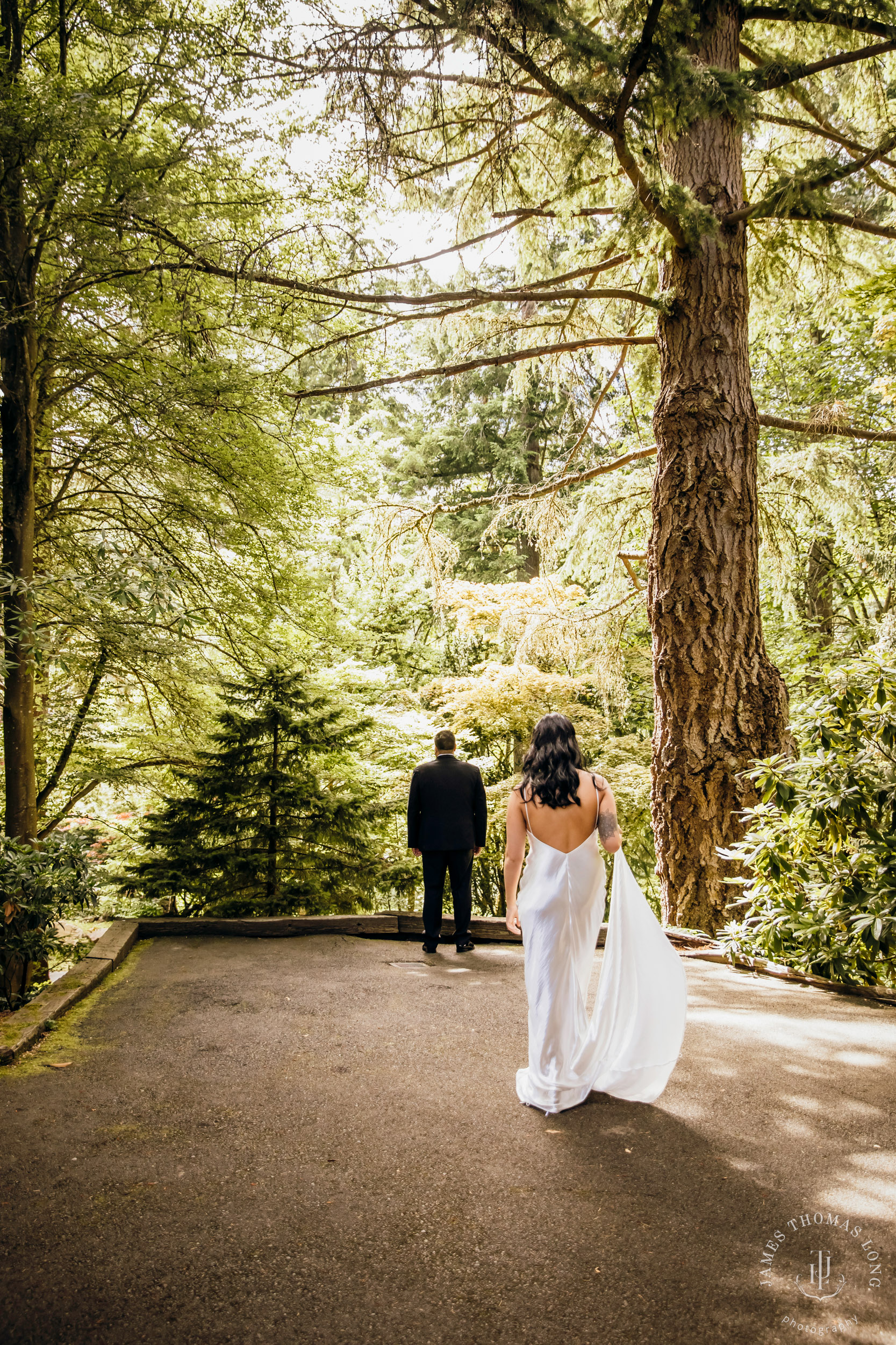 JM Cellars Woodinville wedding by Snoqualmie wedding photographer James Thomas Long Photography