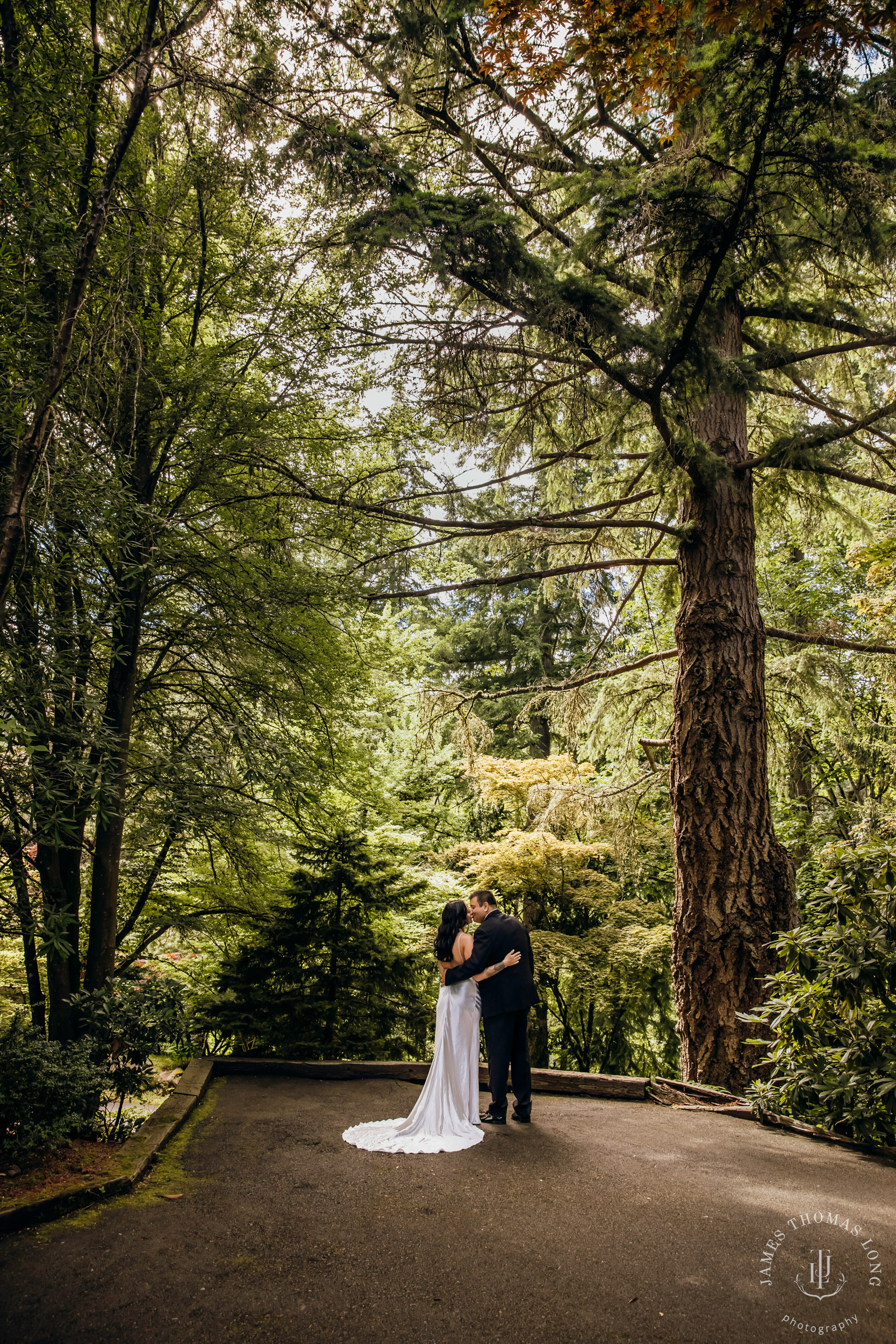 JM Cellars Woodinville wedding by Snoqualmie wedding photographer James Thomas Long Photography