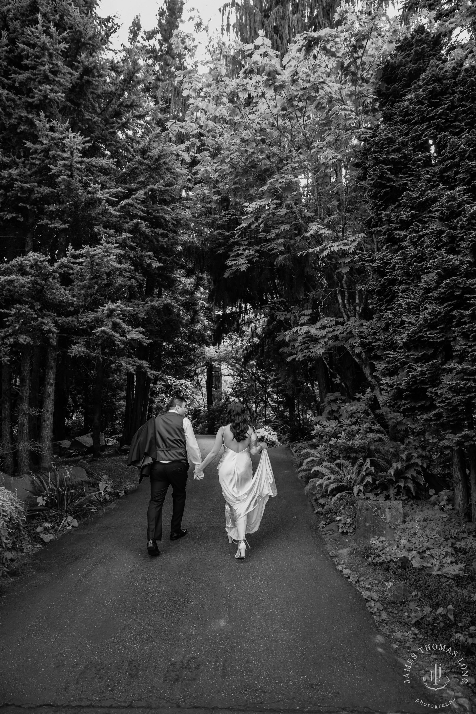 JM Cellars Woodinville wedding by Snoqualmie wedding photographer James Thomas Long Photography