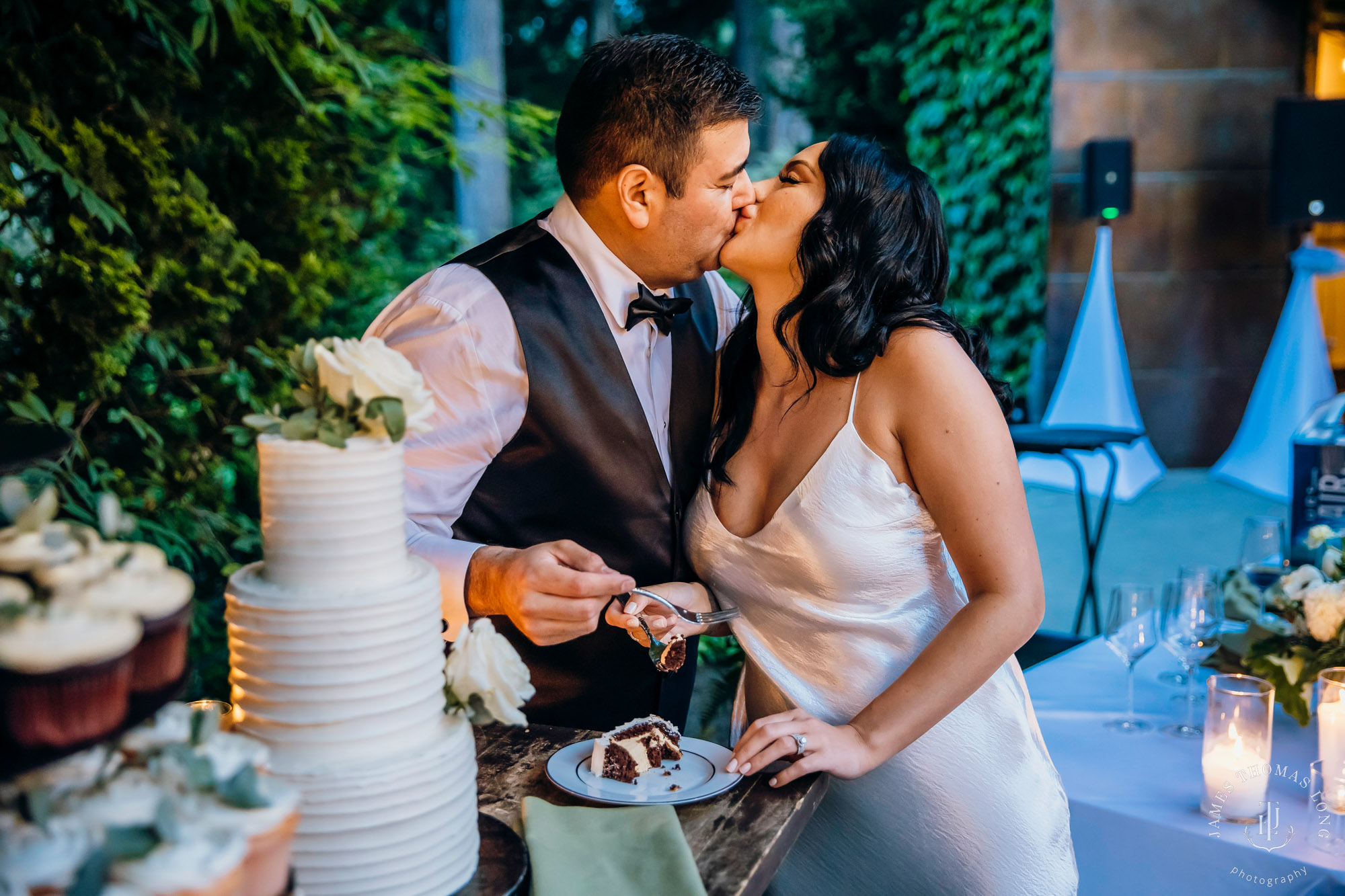 JM Cellars Woodinville wedding by Snoqualmie wedding photographer James Thomas Long Photography