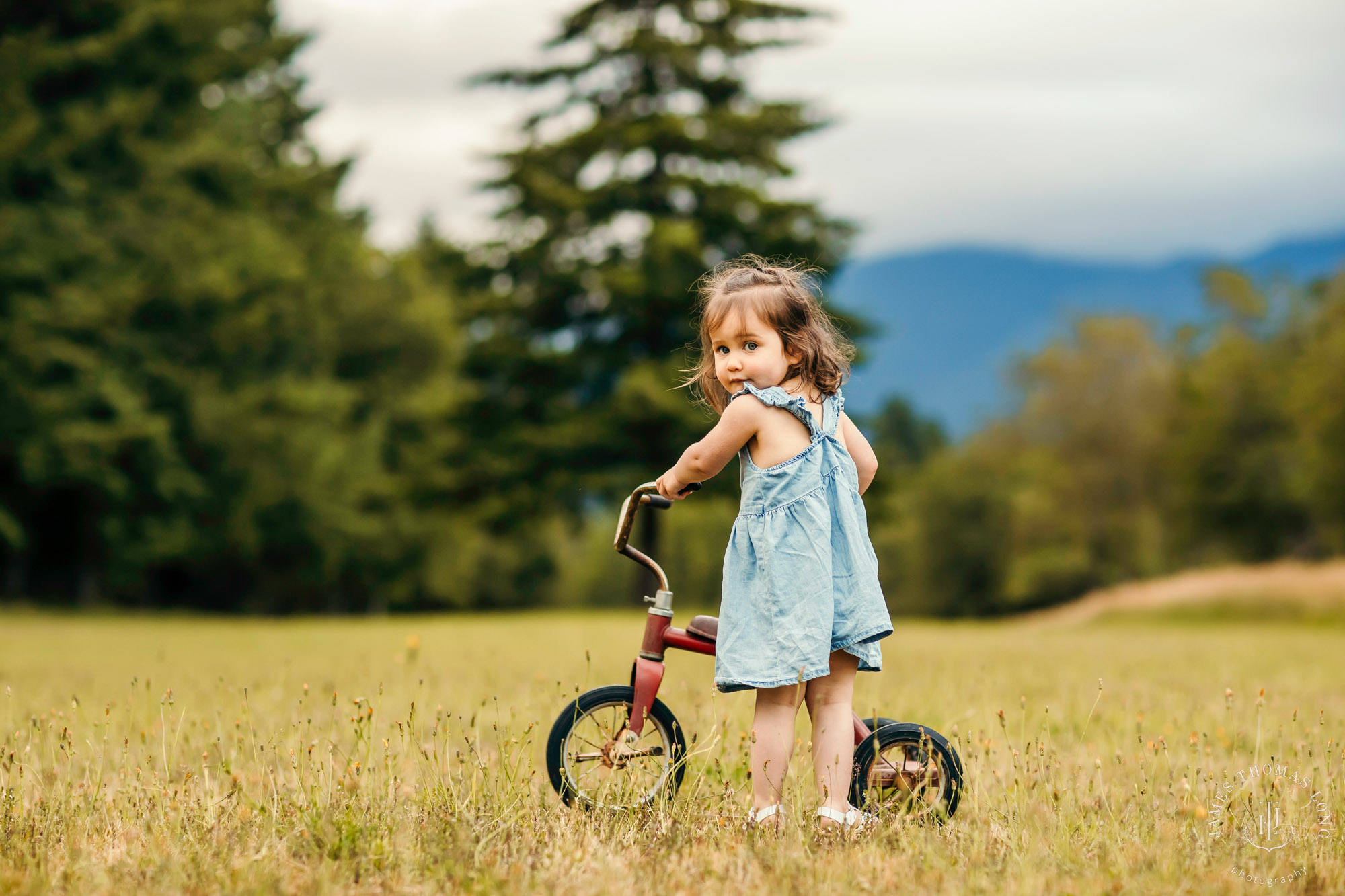 Snoqualmie family photography session by Snoqualmie family photographer James Thomas Long Photography